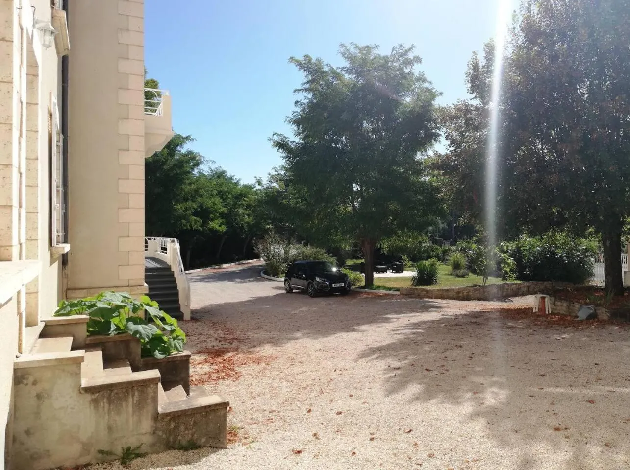 Garden in Vue du Château d'Excideuil en chambres