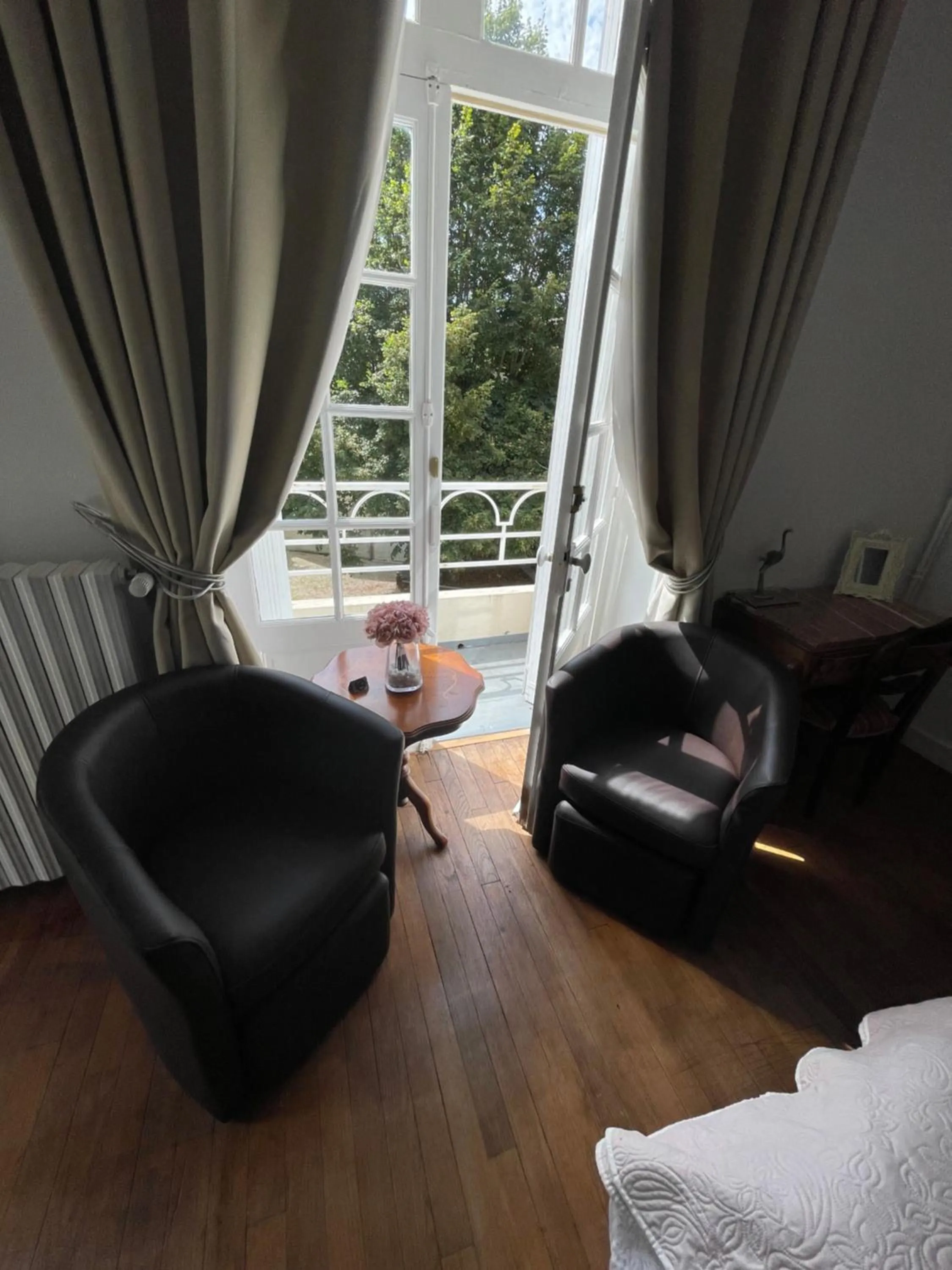 Vue du Château d'Excideuil en chambres