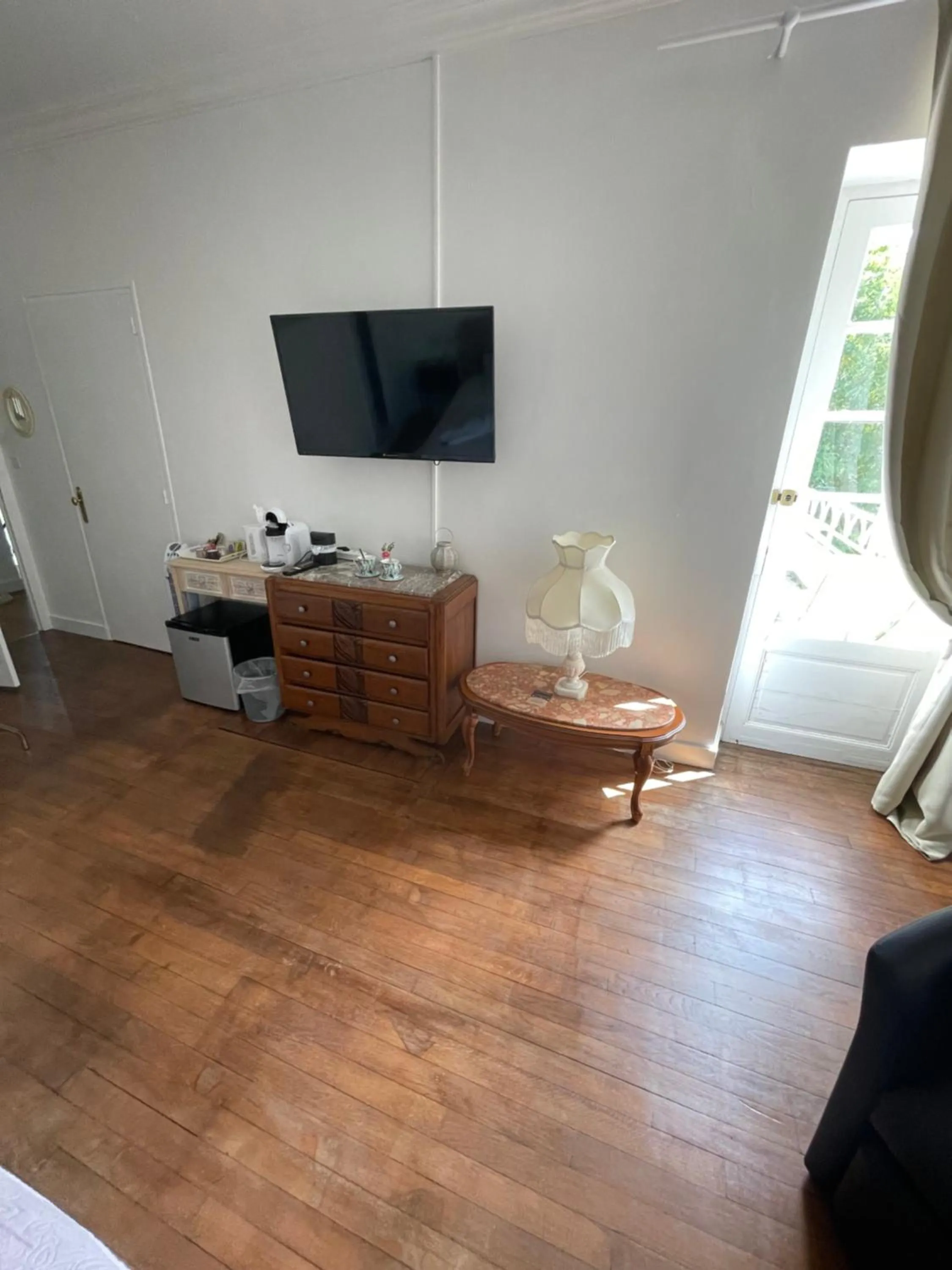 Vue du Château d'Excideuil en chambres