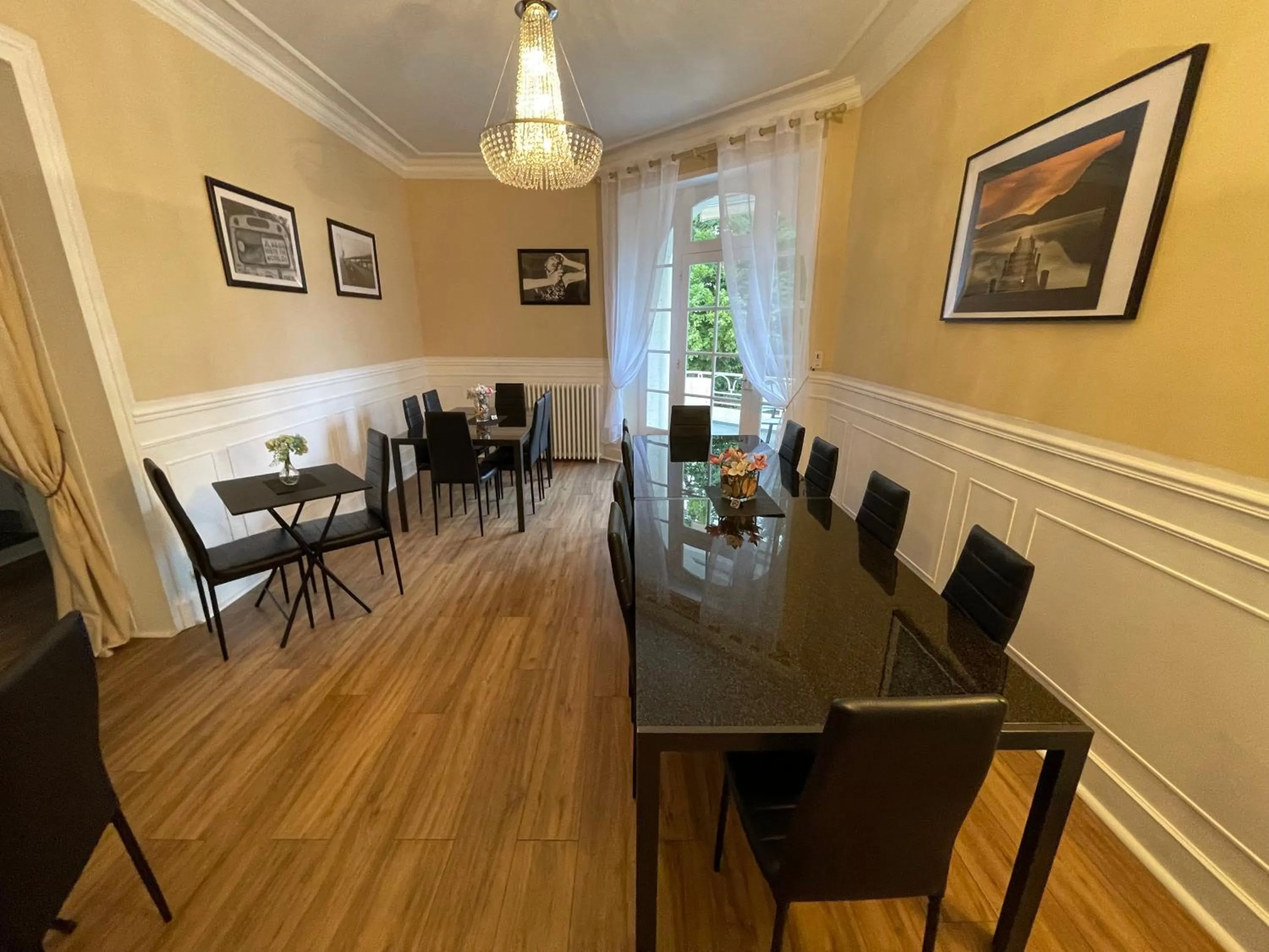 Vue du Château d'Excideuil en chambres