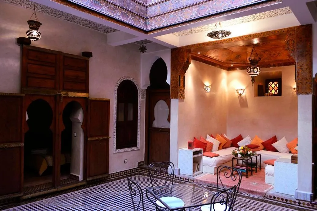 Restaurant/places to eat in Riad Charik