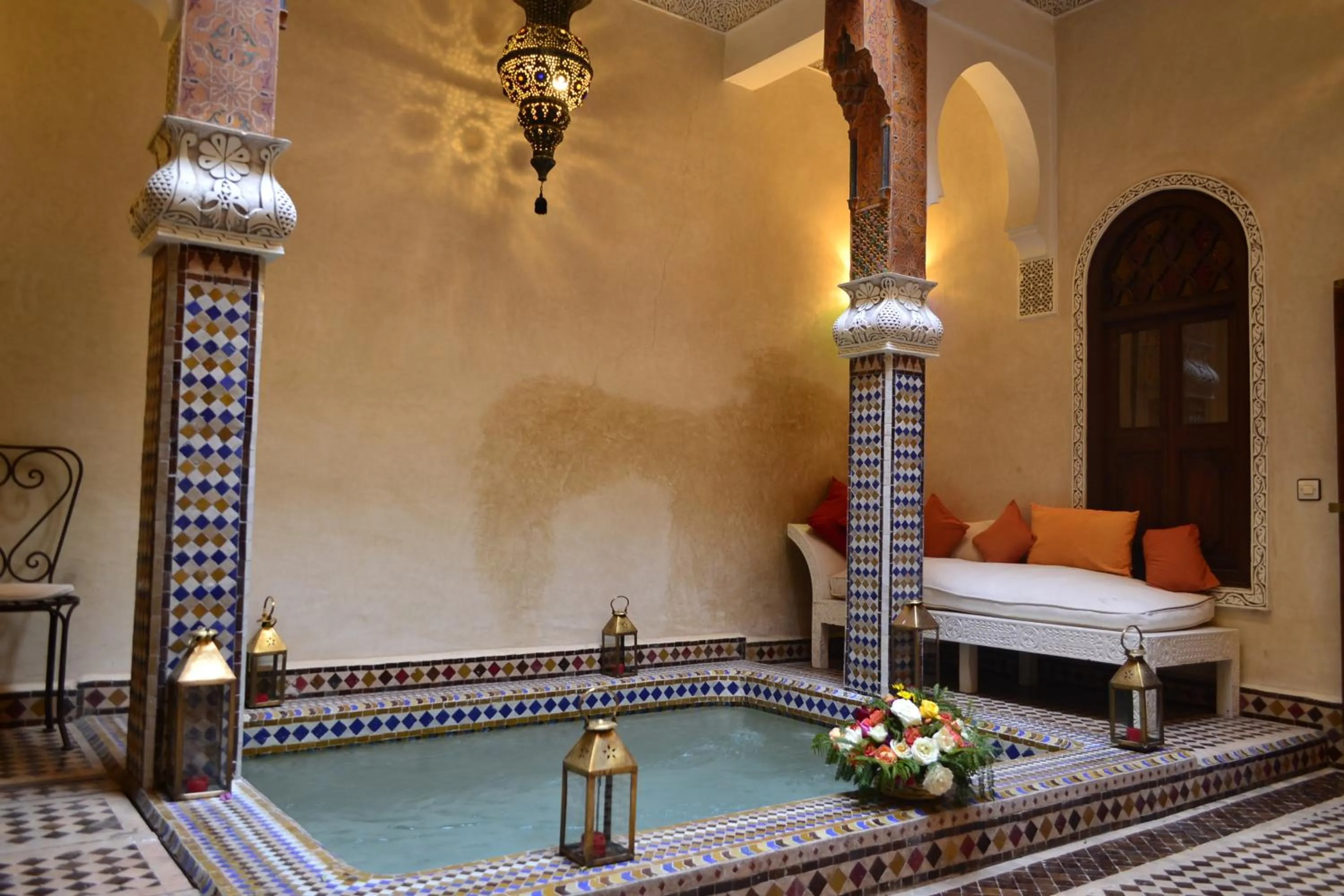 Swimming pool in Riad Charik