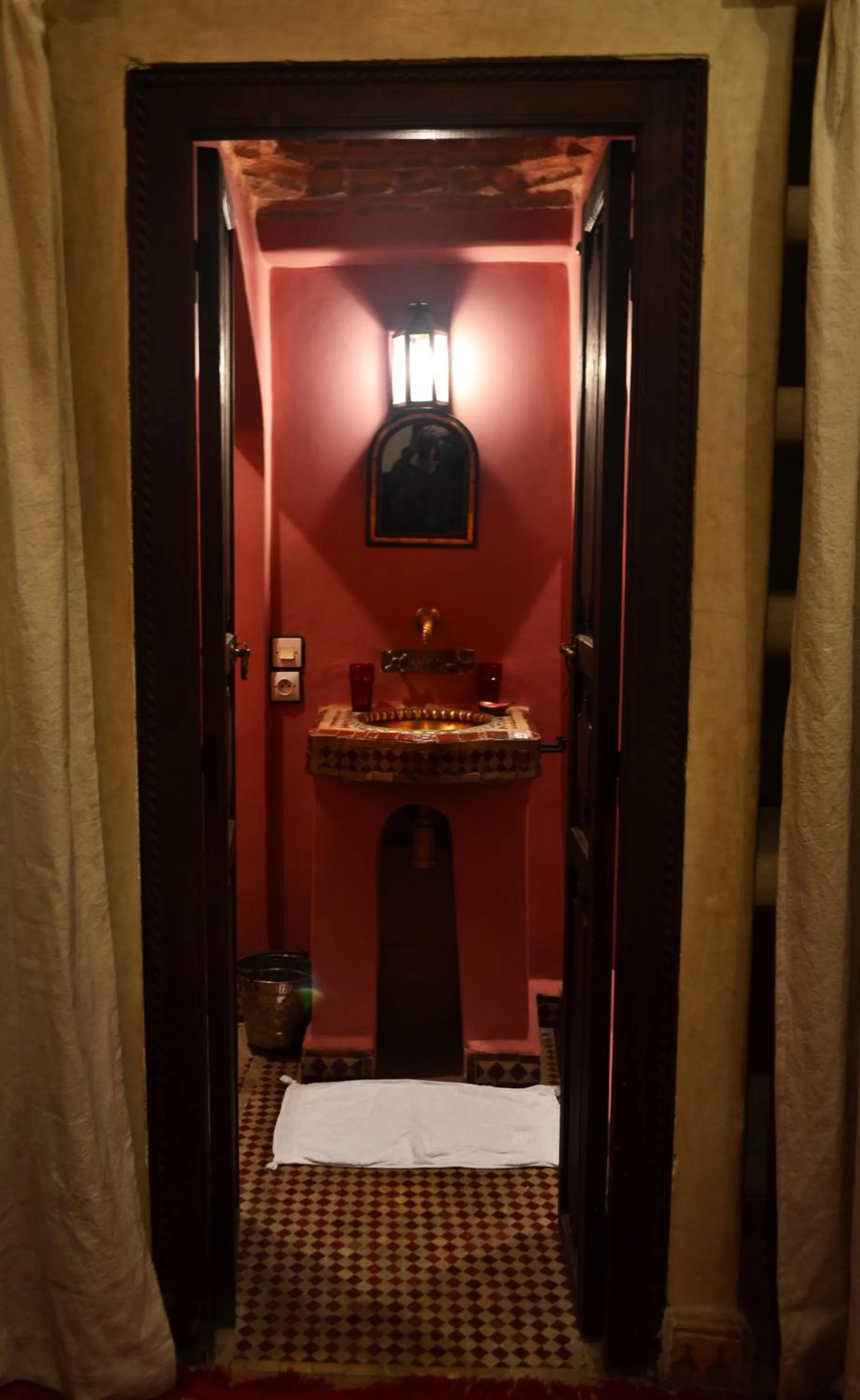 Bathroom in Riad Charik