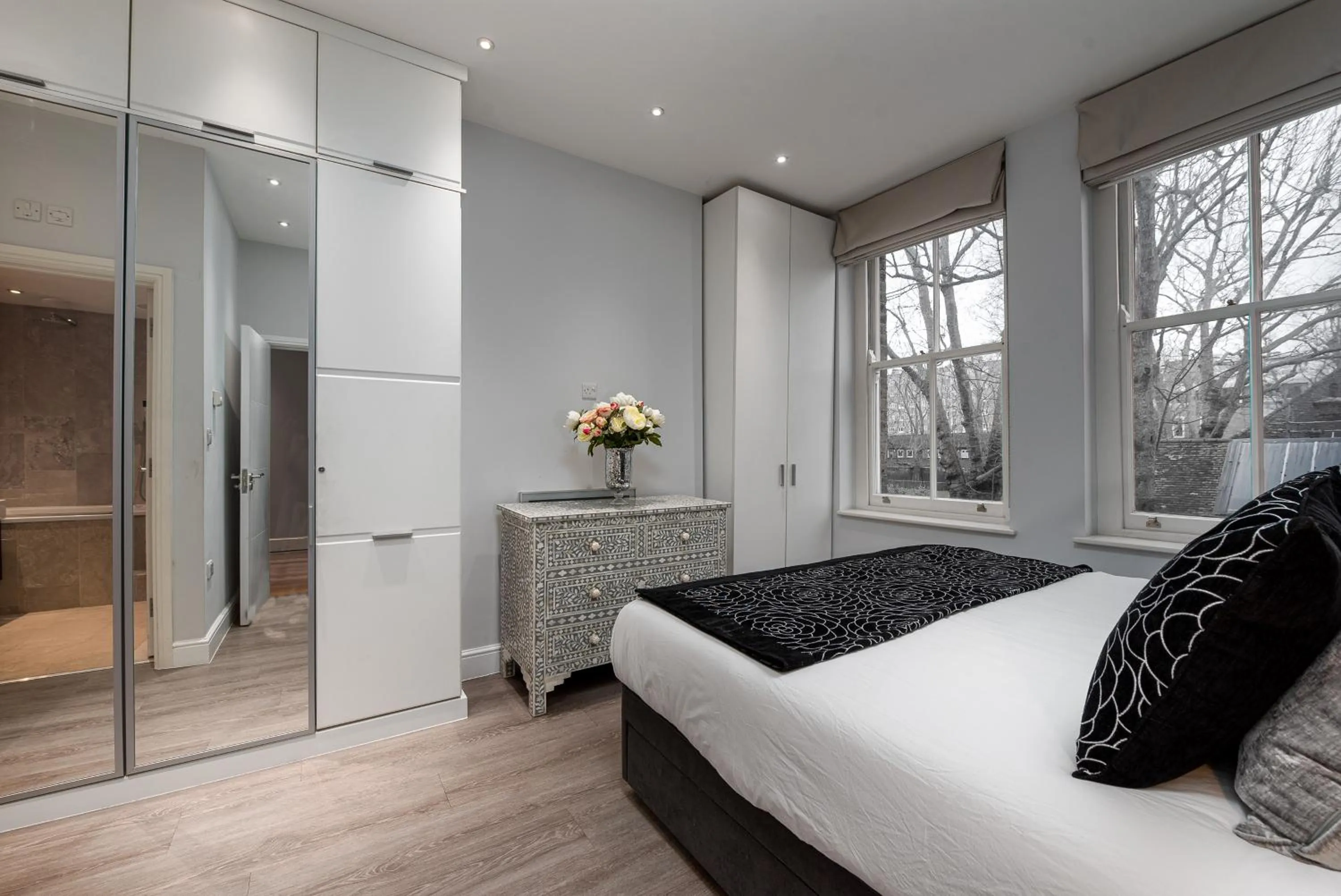 Photo of the whole room, Bed in Beaufort Mansions , Chelsea