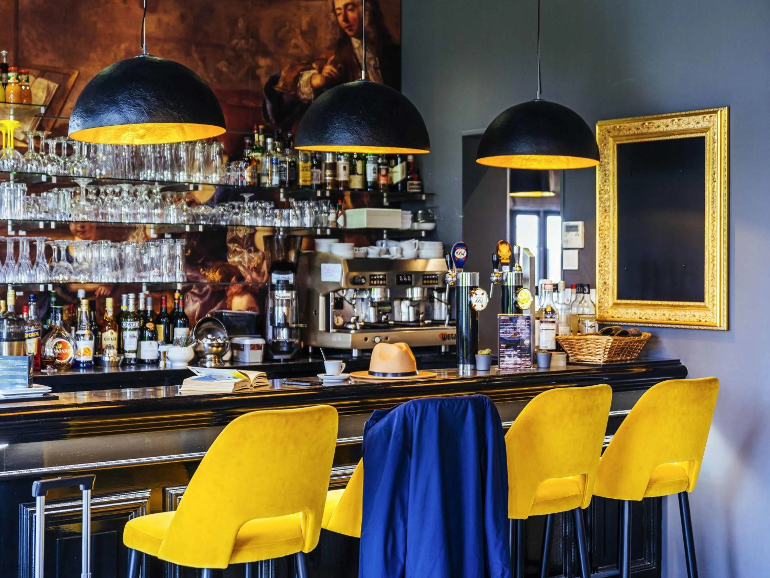 Lounge or bar in ibis Styles Douai Gare Gayant Expo