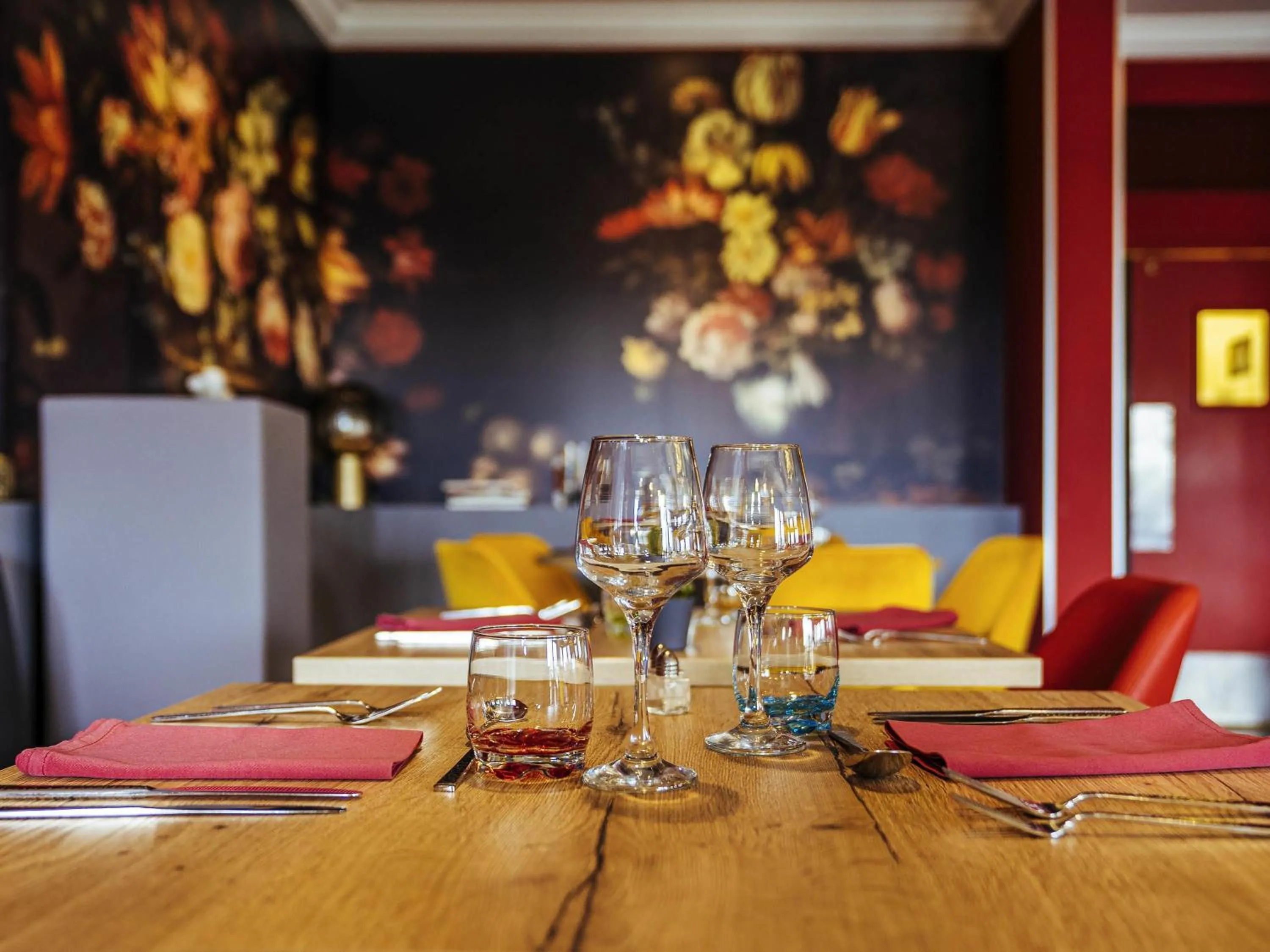 Restaurant/places to eat in ibis Styles Douai Gare Gayant Expo