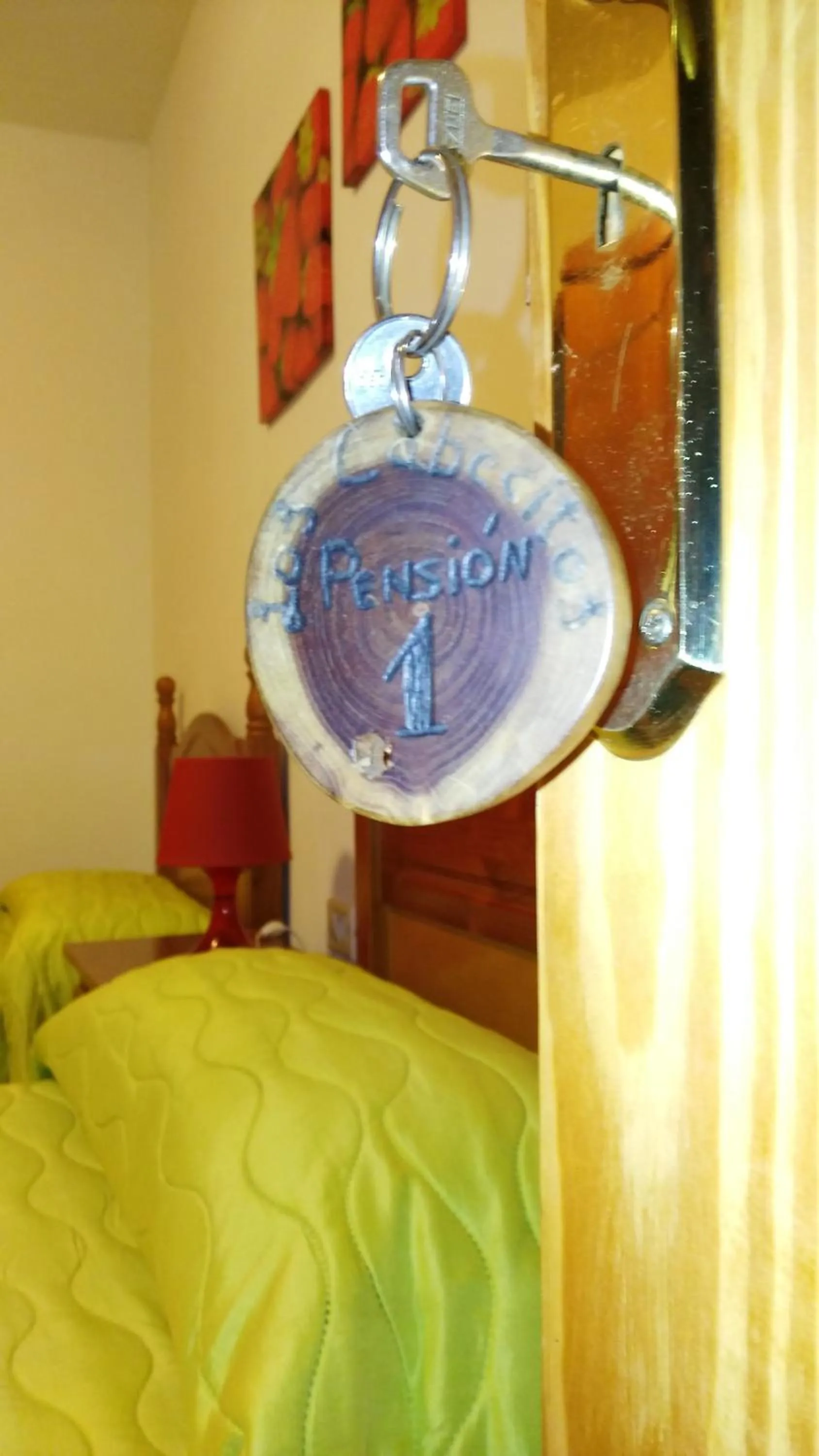 Decorative detail, Bed in Pensión Amparo Las Hayas