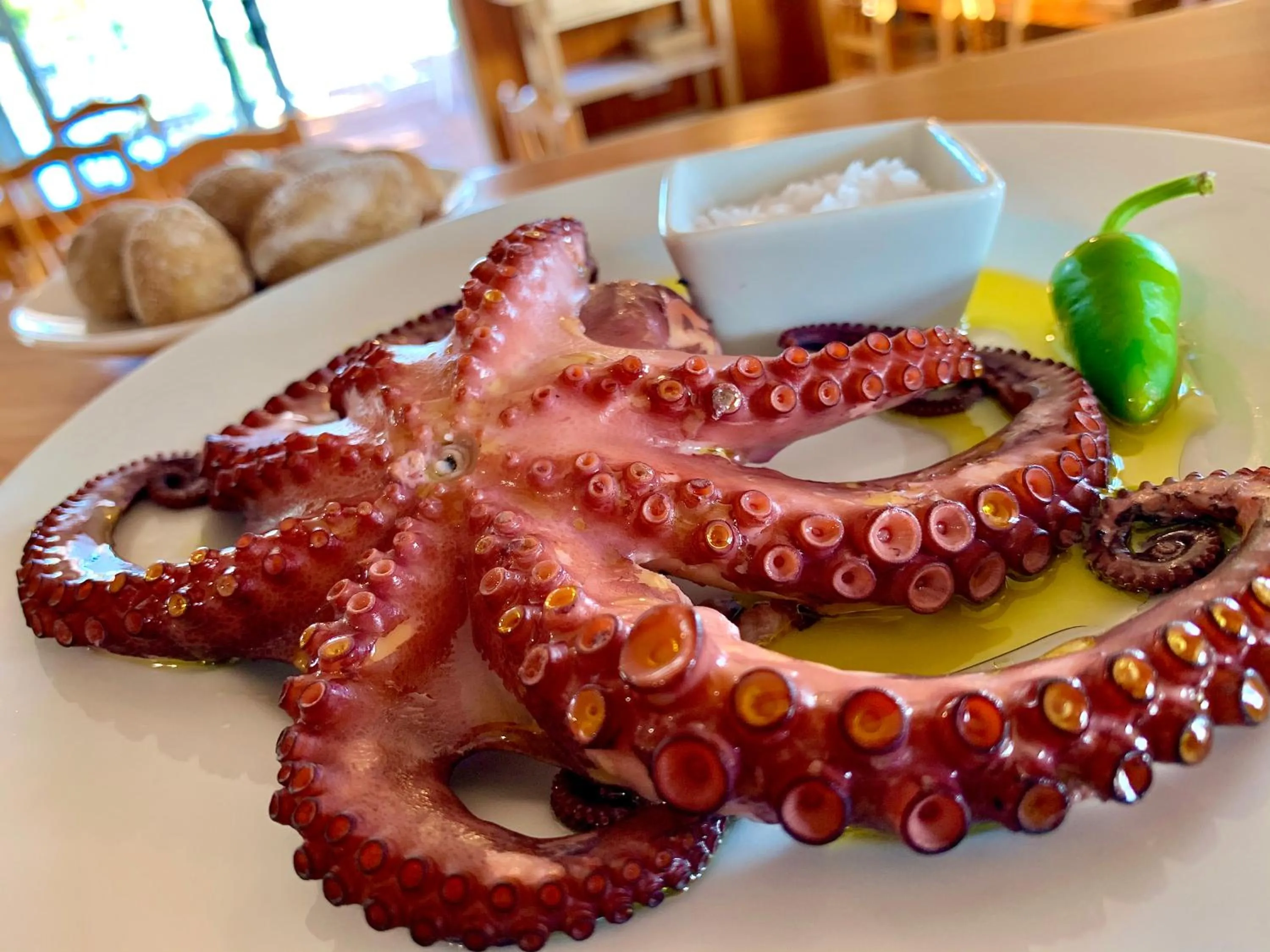 Food and drinks in Pensión Amparo Las Hayas