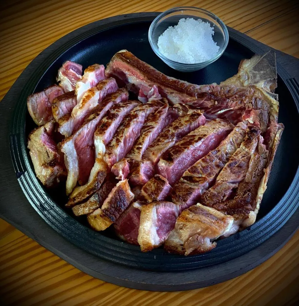 Food and drinks in Pensión Amparo Las Hayas