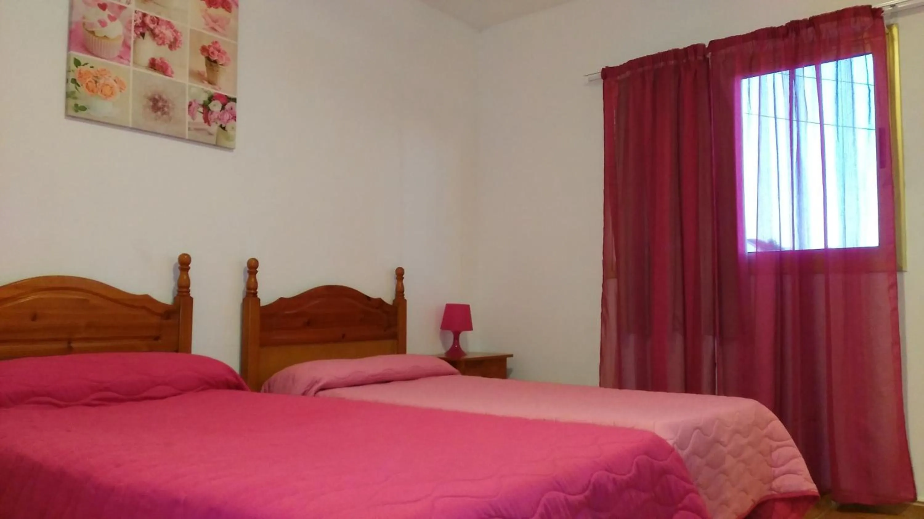 Decorative detail, Bed in Pensión Amparo Las Hayas