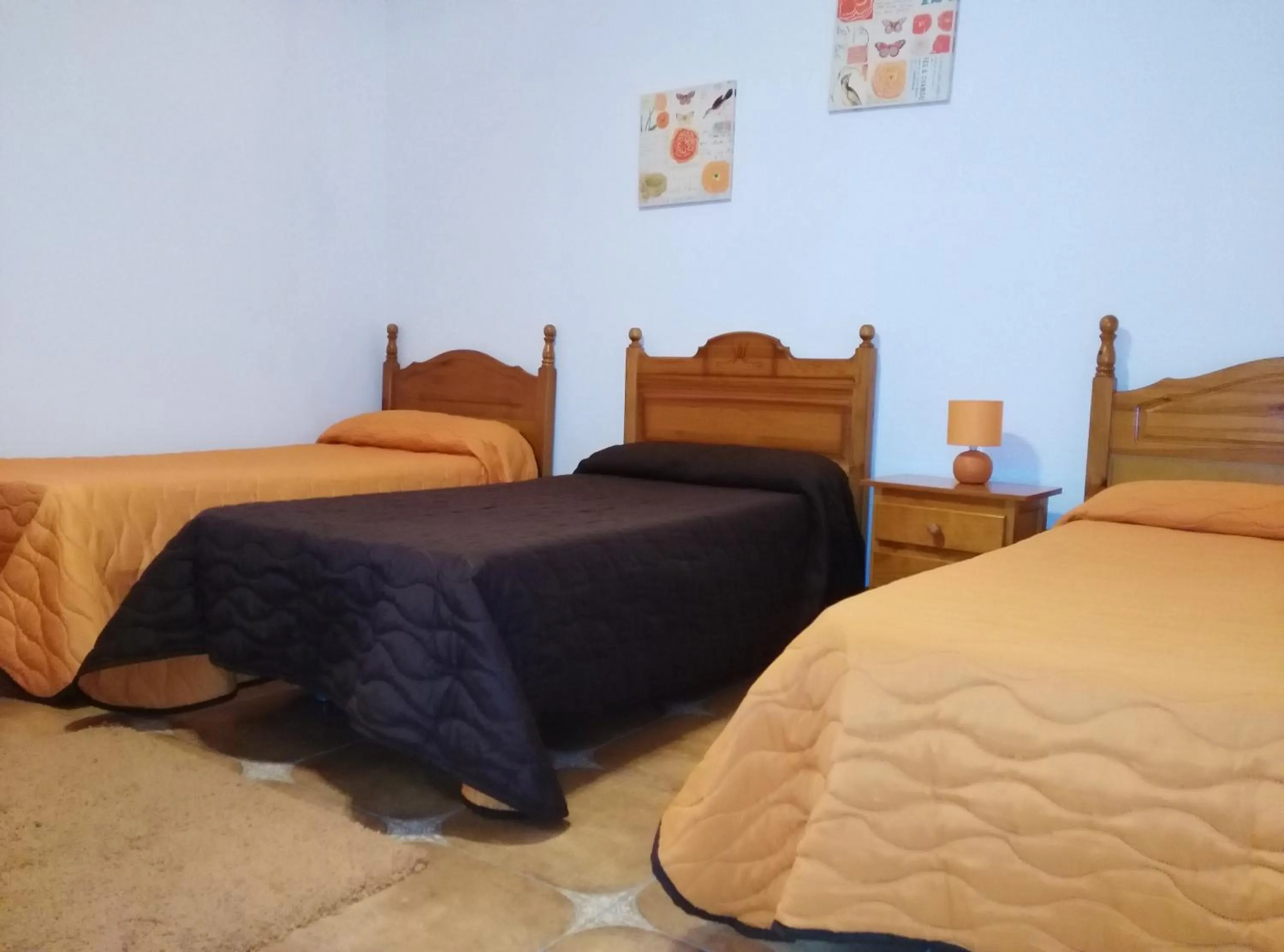 Decorative detail, Bed in Pensión Amparo Las Hayas