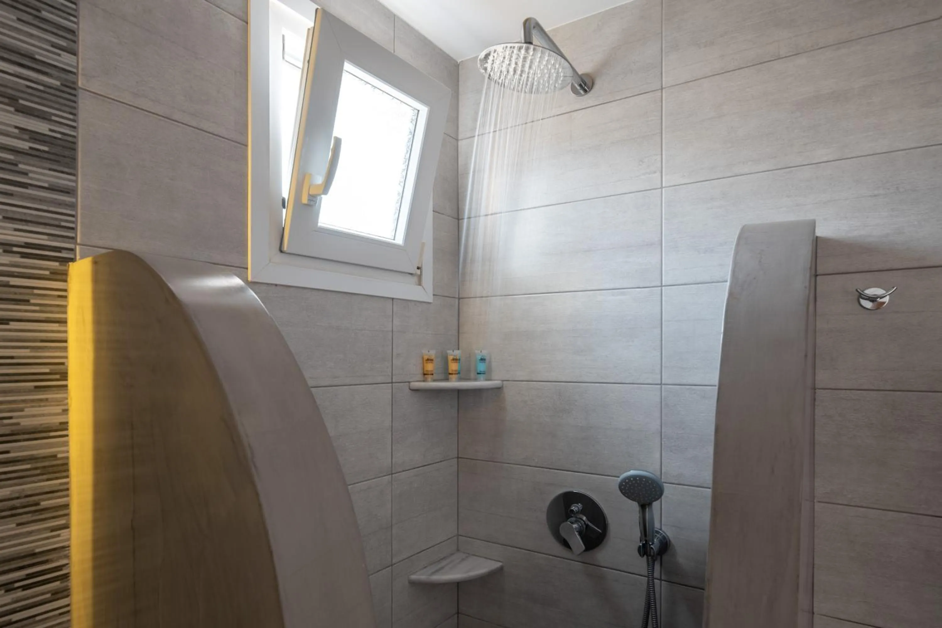 Bathroom in Moonlight Apartments & Suites