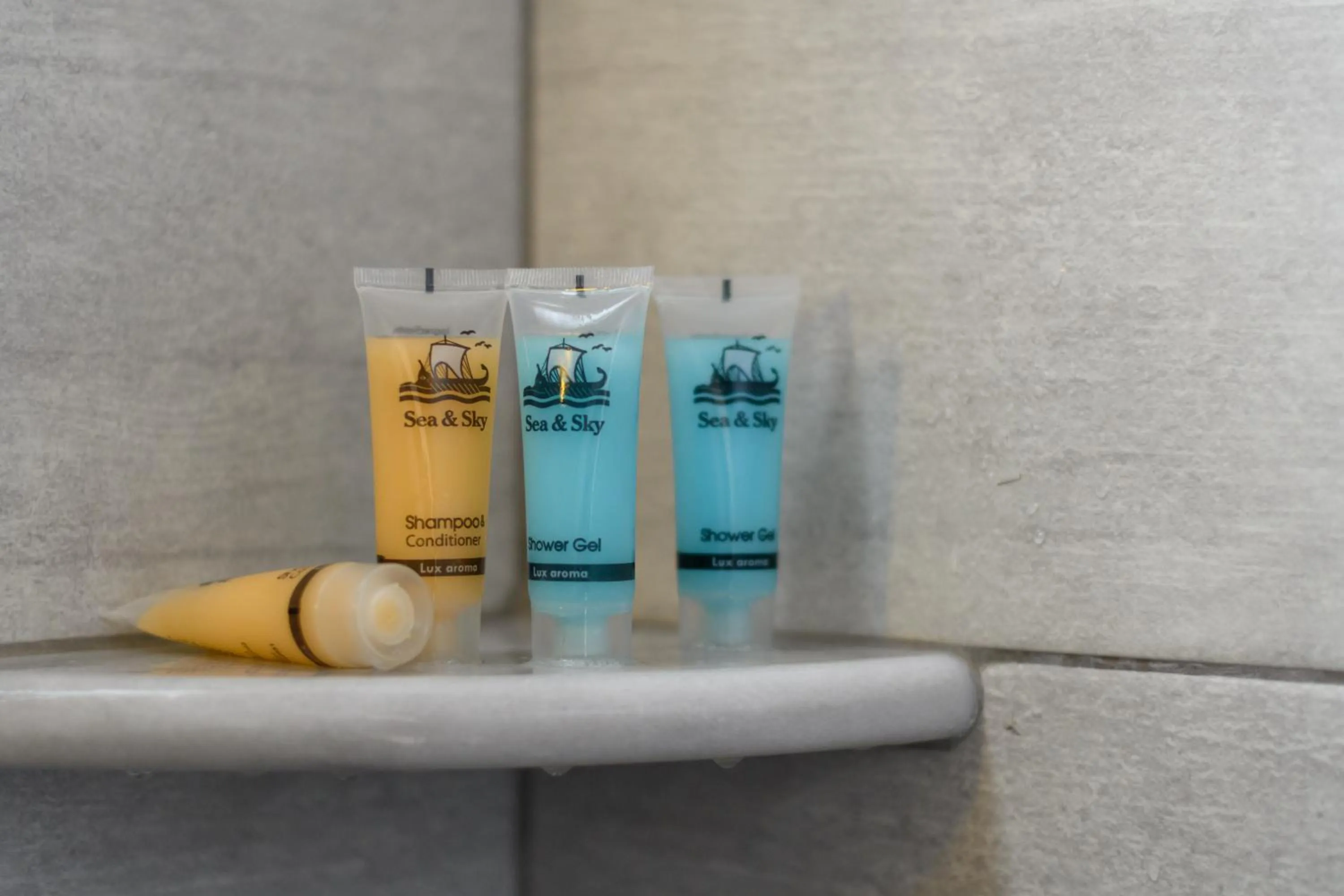 Bathroom in Moonlight Apartments & Suites