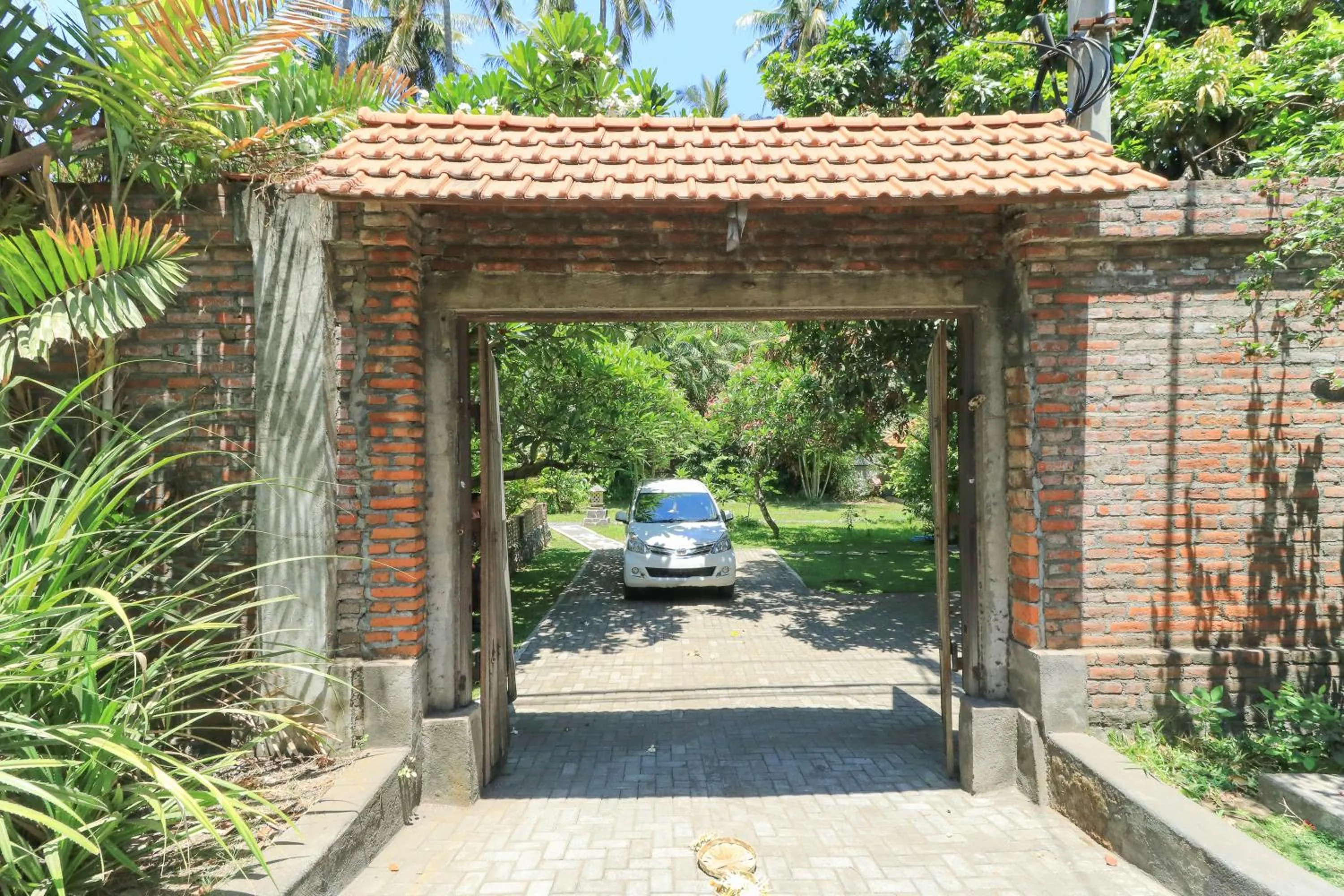 Facade/entrance in Palm Beach Villas Bali