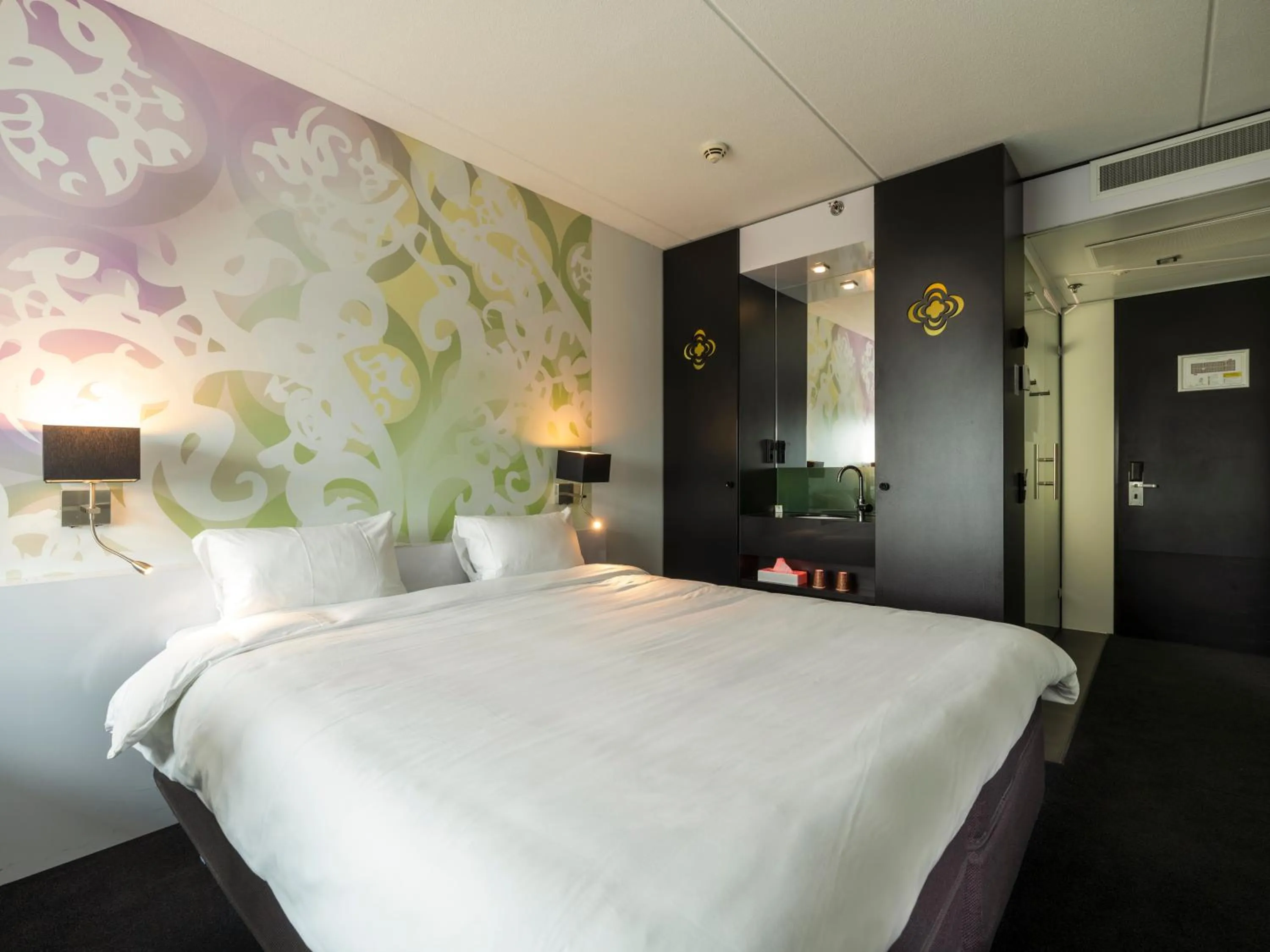 Bed in Tulip Inn Eindhoven Airport