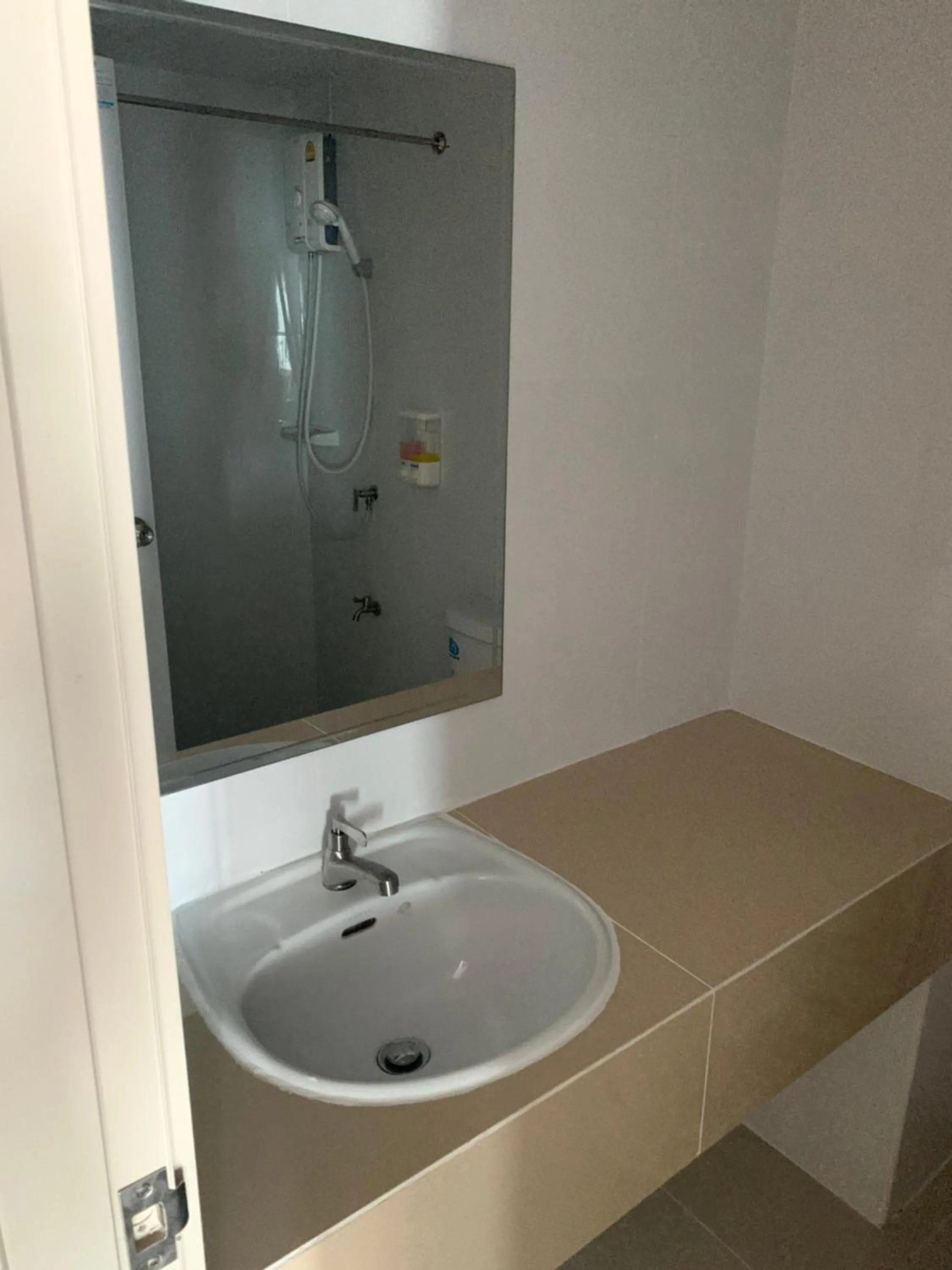 Bathroom in Taragrand Donmuang Airport Hotel