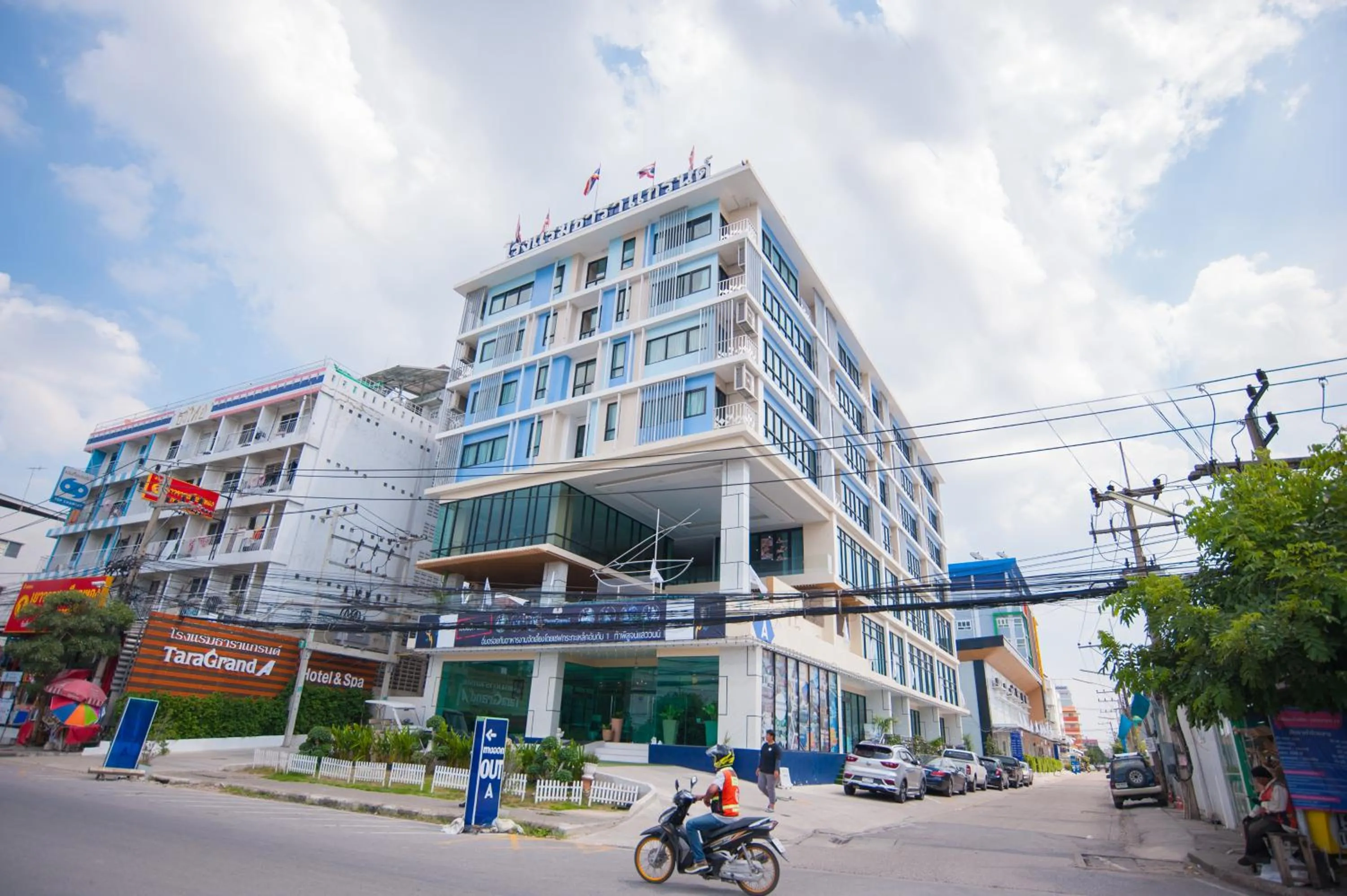 Property building in Taragrand Donmuang Airport Hotel