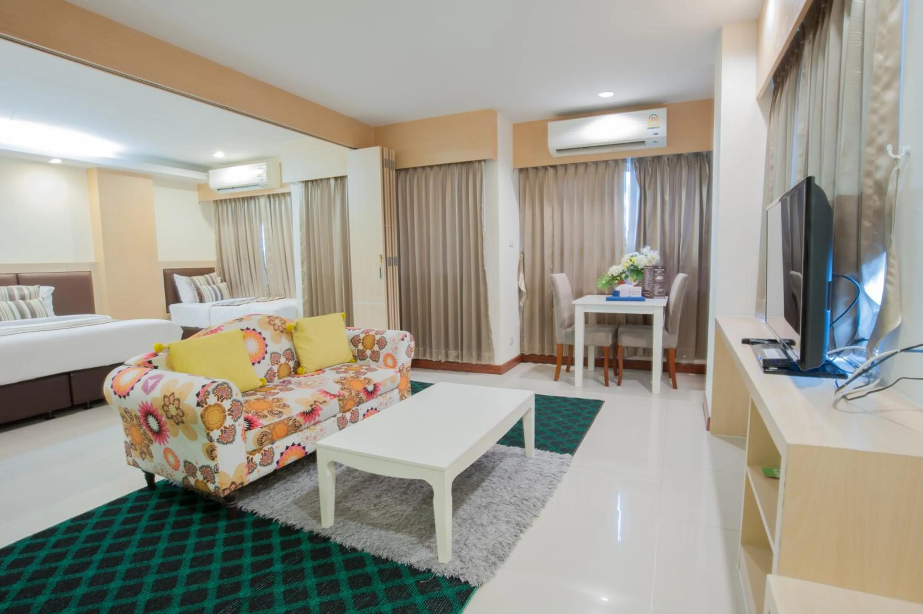 Facility for disabled guests, Bed in Taragrand Donmuang Airport Hotel