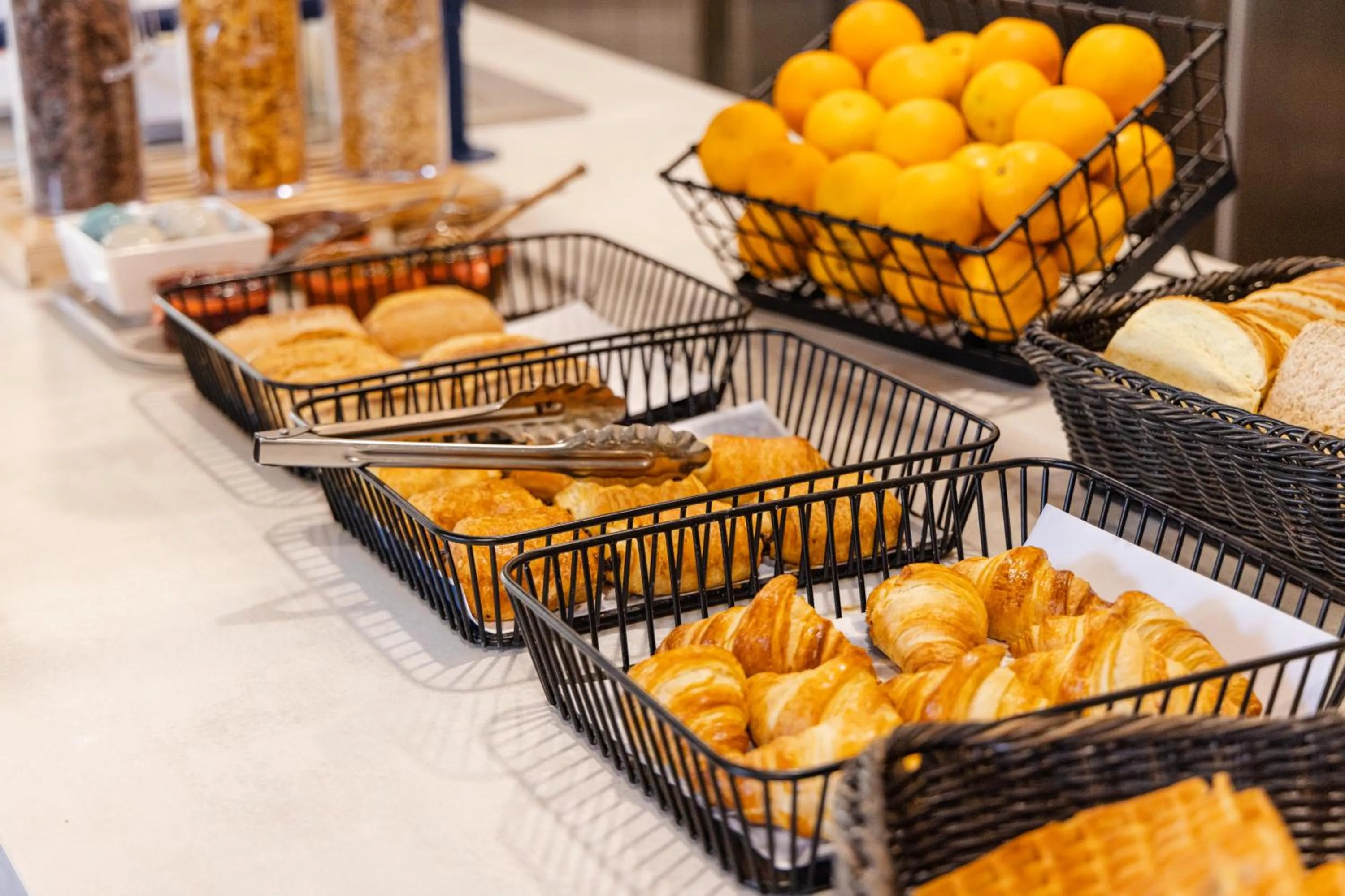 Continental breakfast in ibis budget Nanterre la Defense