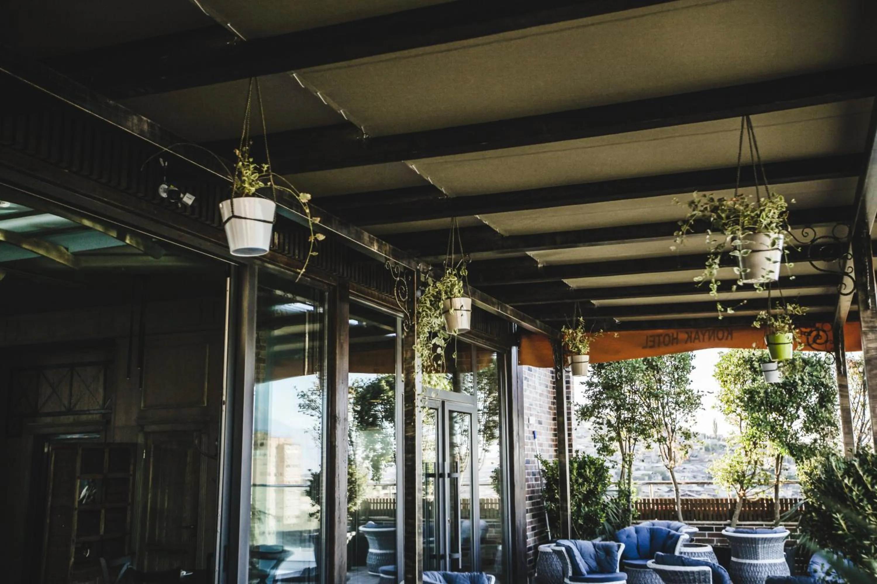 Restaurant/places to eat in Konyak Hotel