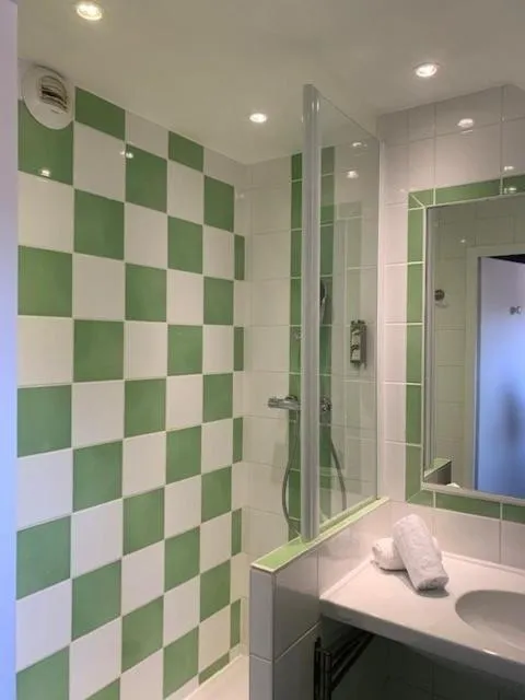 Shower in Hotel des Marquisats