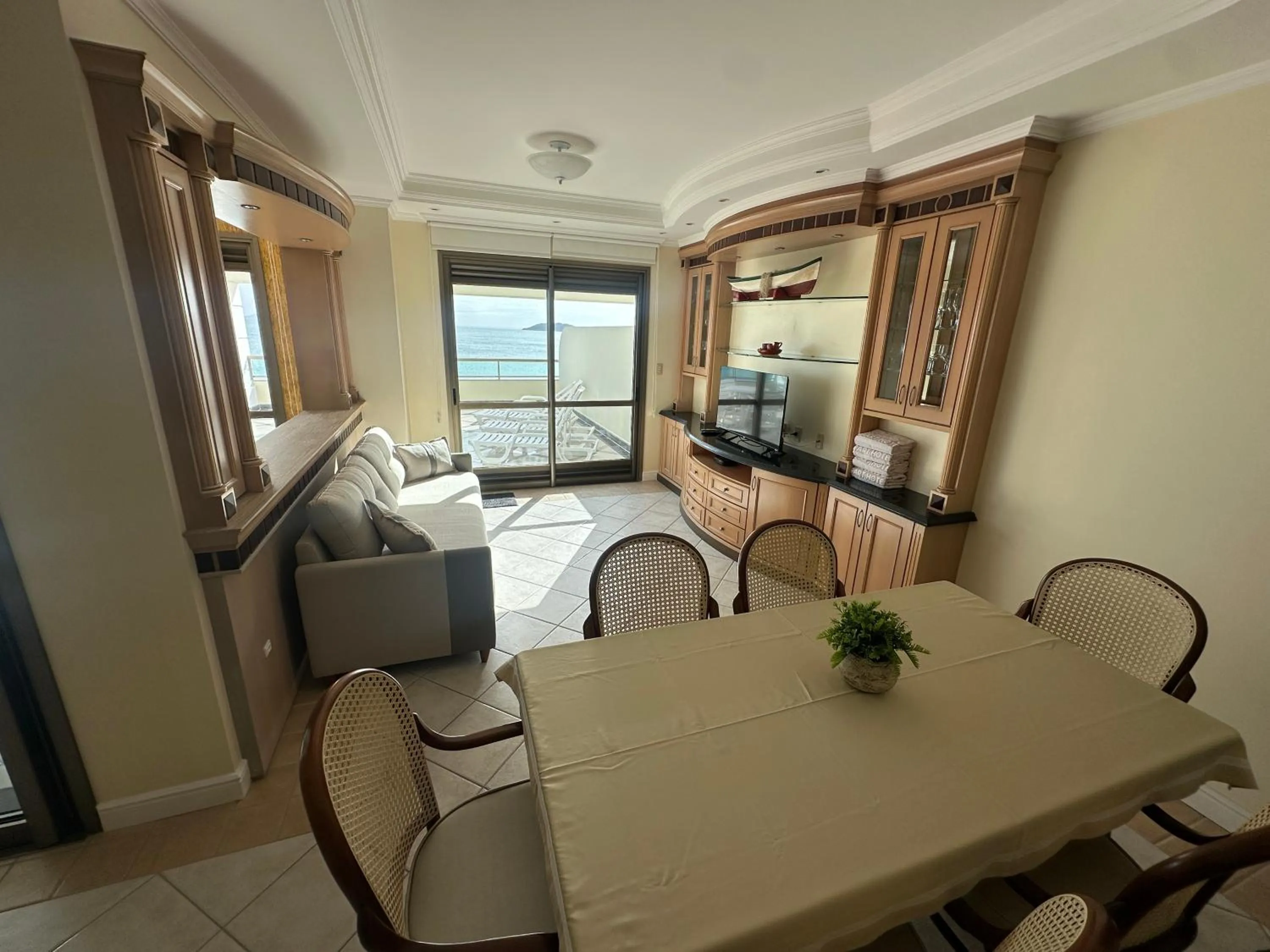 Golfinhos Apart Hotel