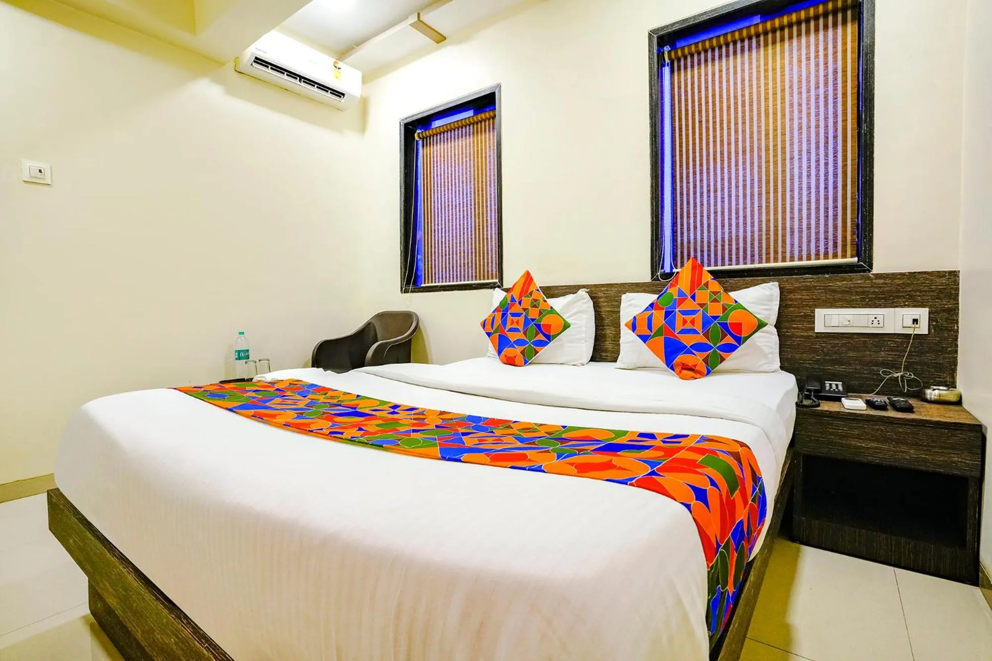 Bedroom, Bed in Hotel O Shalimar