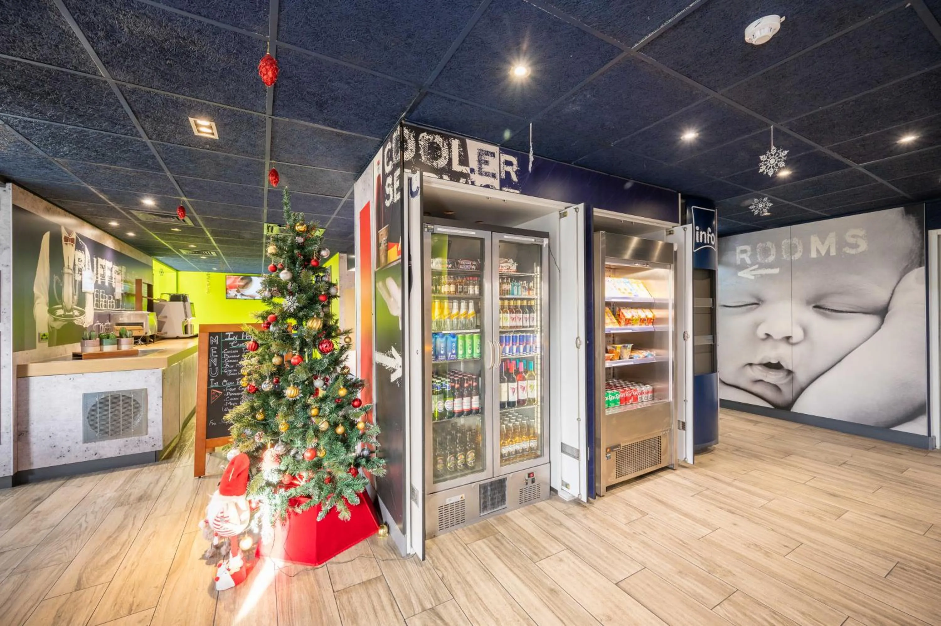 vending machine in ibis budget London Barking