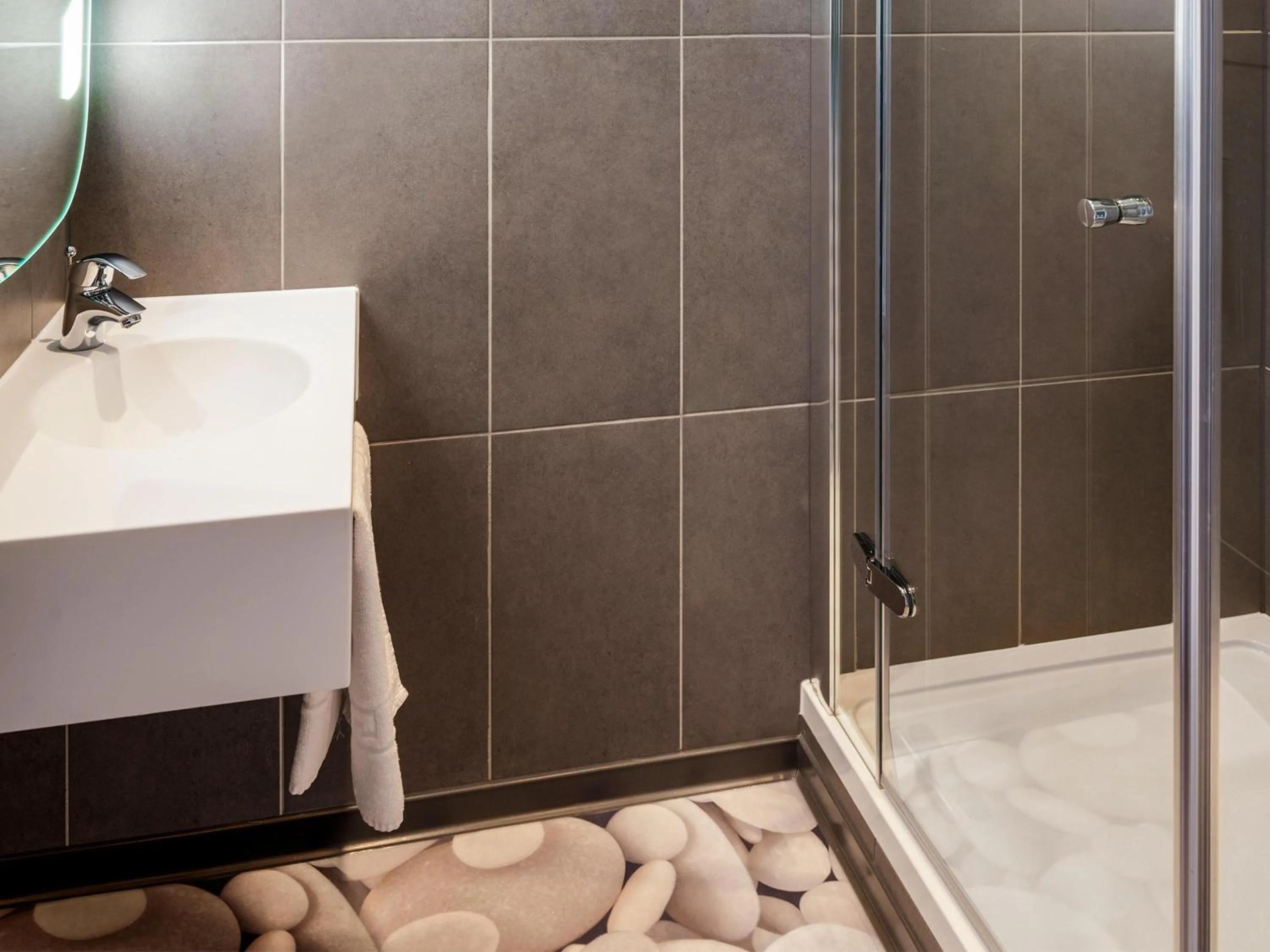 Bedroom in ibis budget London Barking