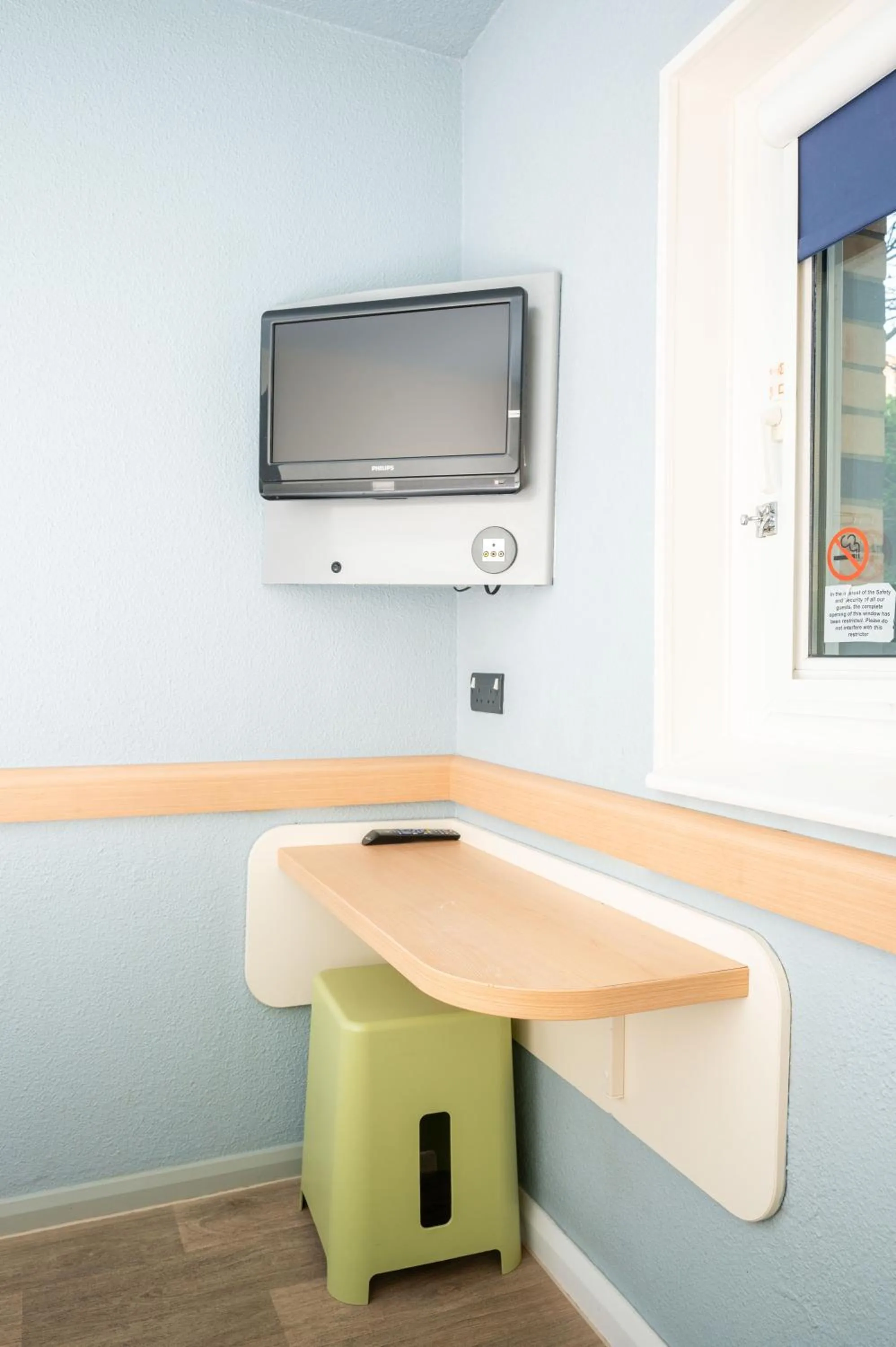 TV and multimedia in ibis budget London Barking