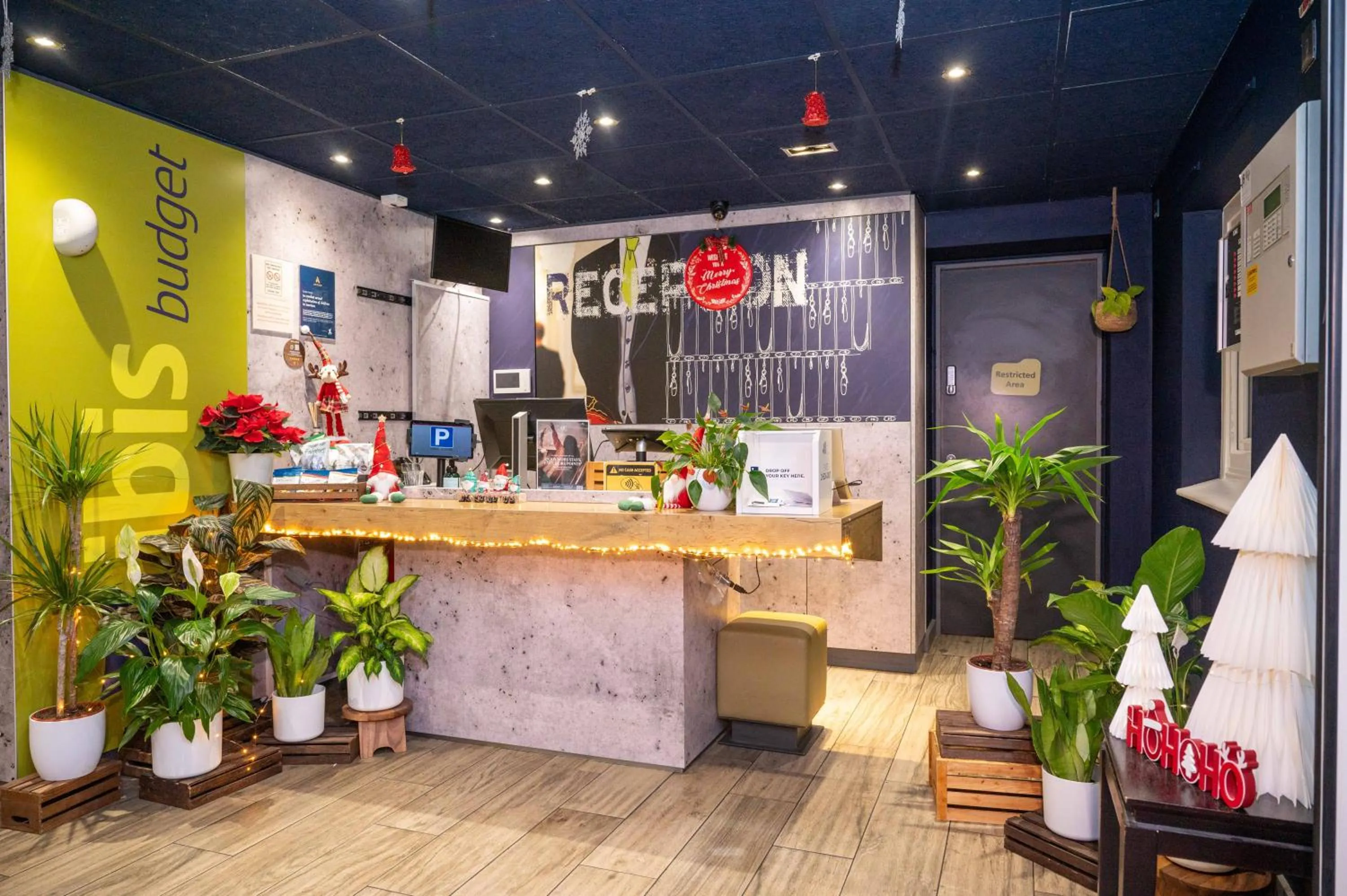 Lobby or reception in ibis budget London Barking