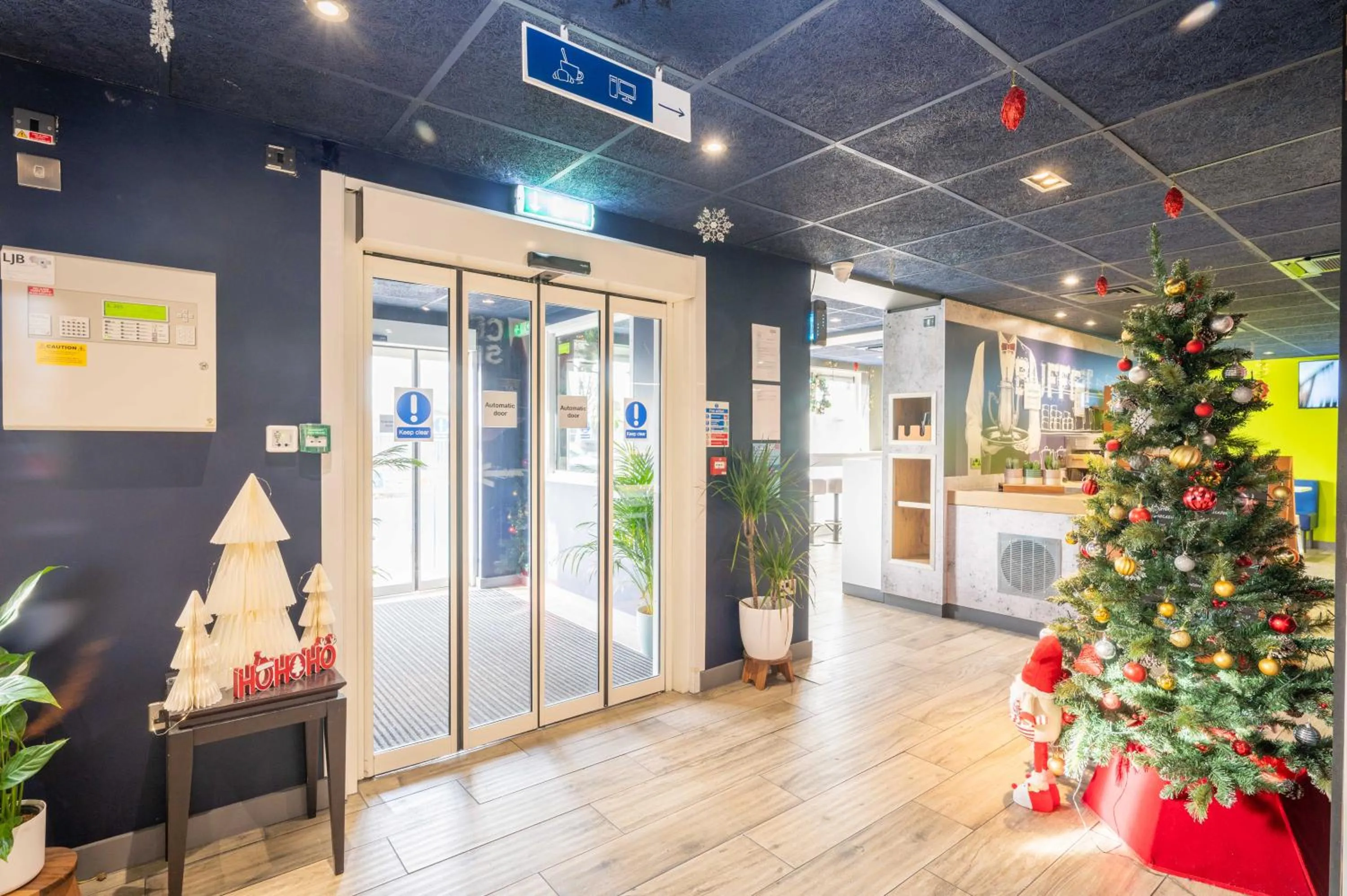 Lobby or reception in ibis budget London Barking