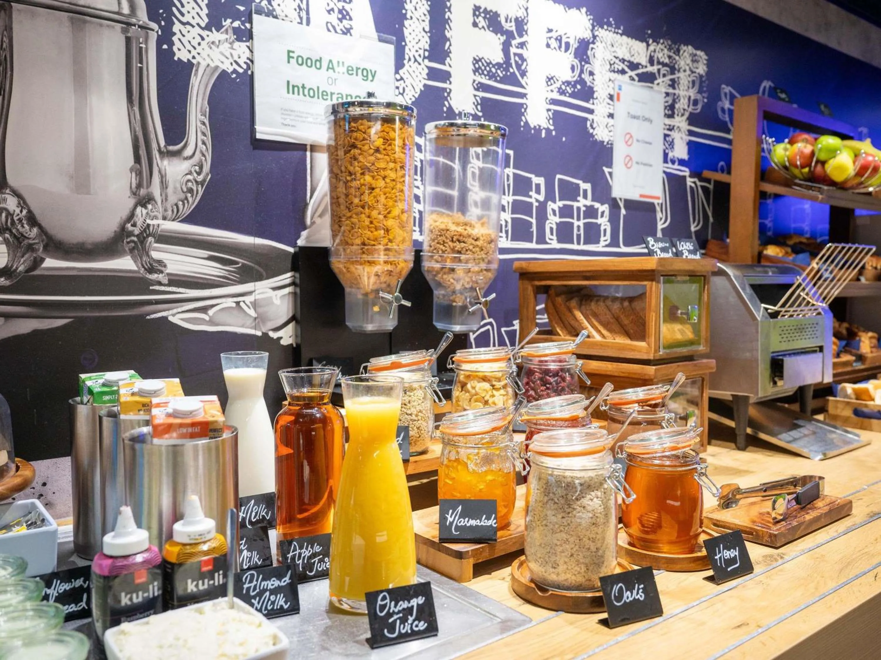 Breakfast in ibis budget London Barking