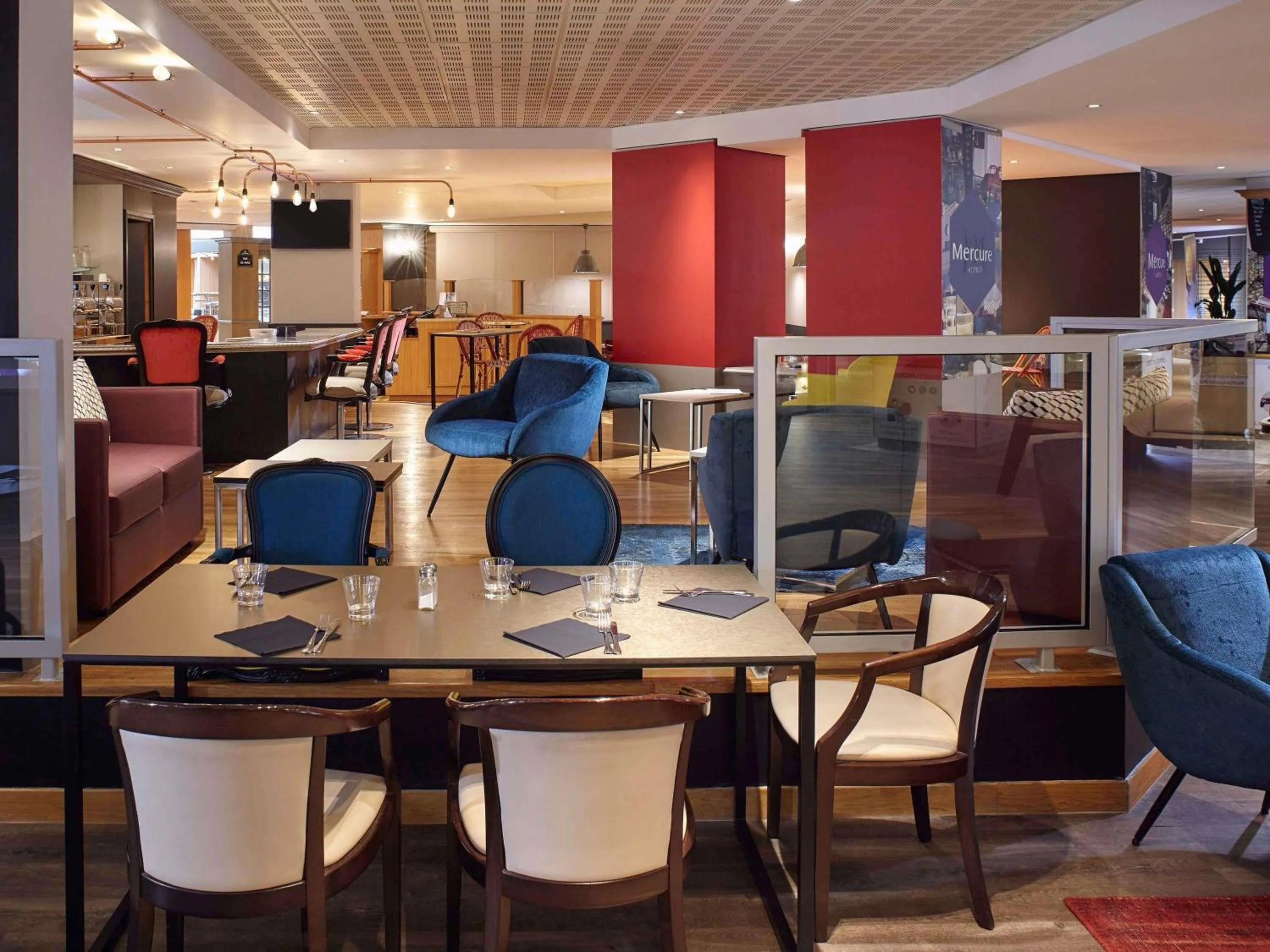 Restaurant/places to eat in Mercure Paris Roissy CDG