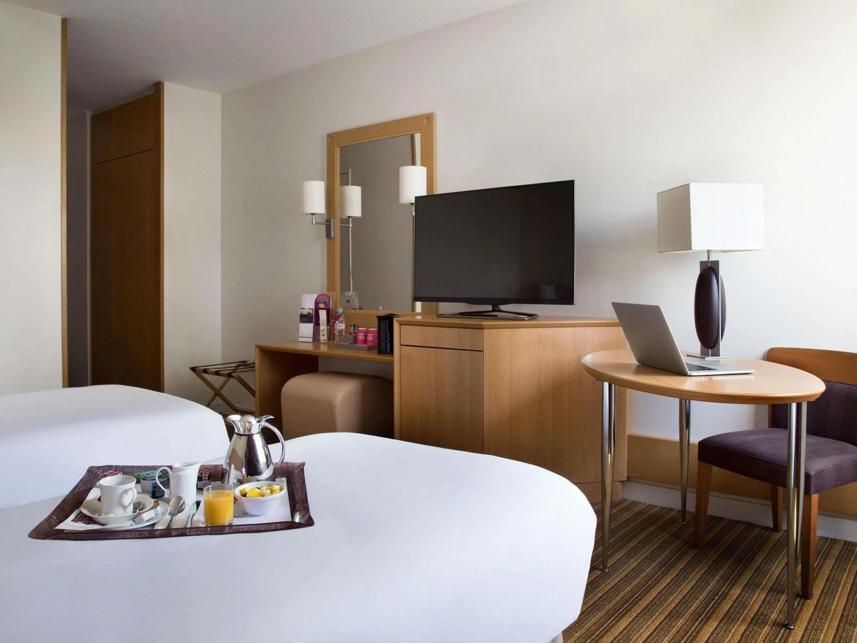 Bedroom, Bed in Mercure Paris Roissy CDG