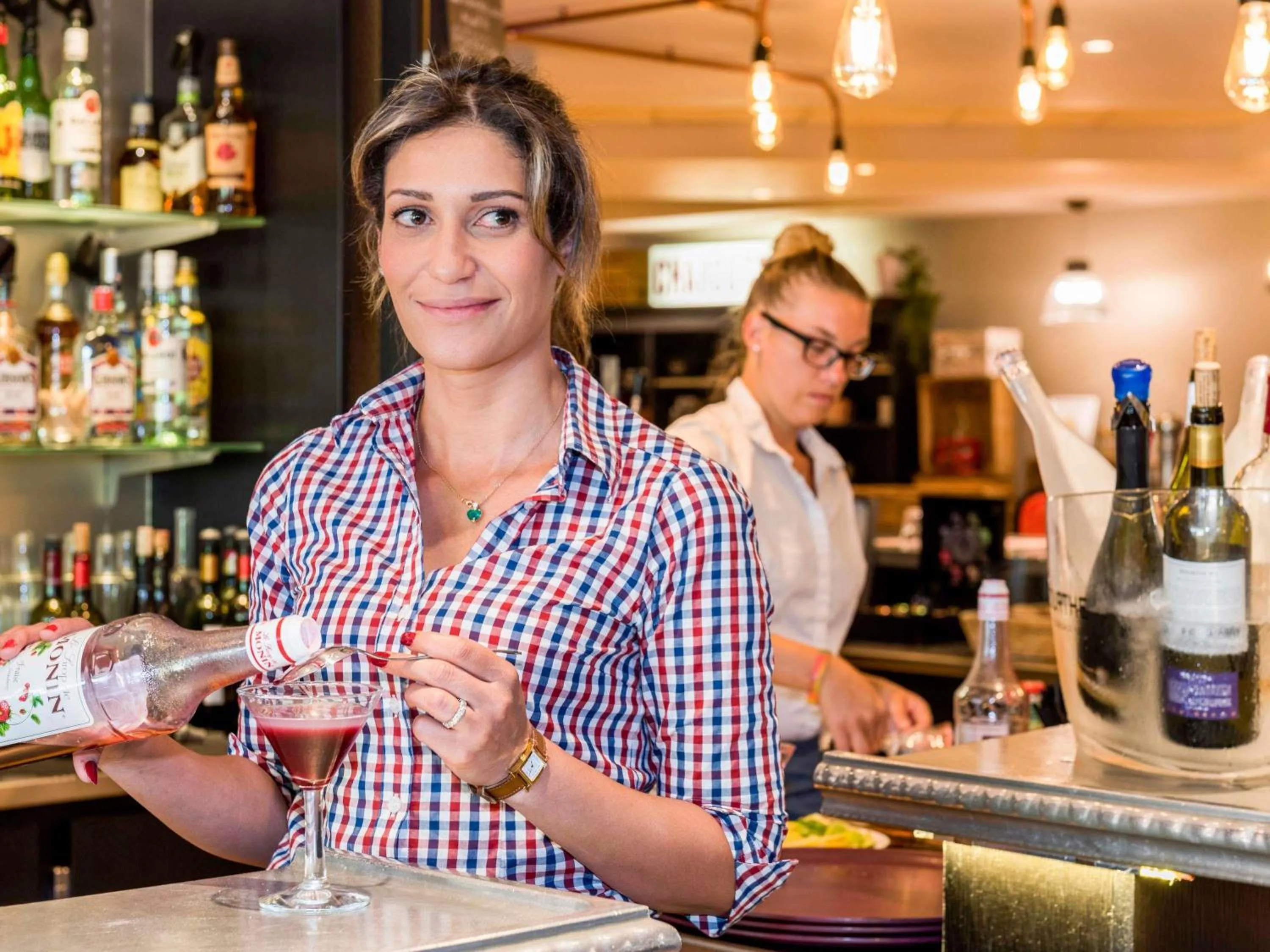 Lounge or bar in Mercure Paris Roissy CDG