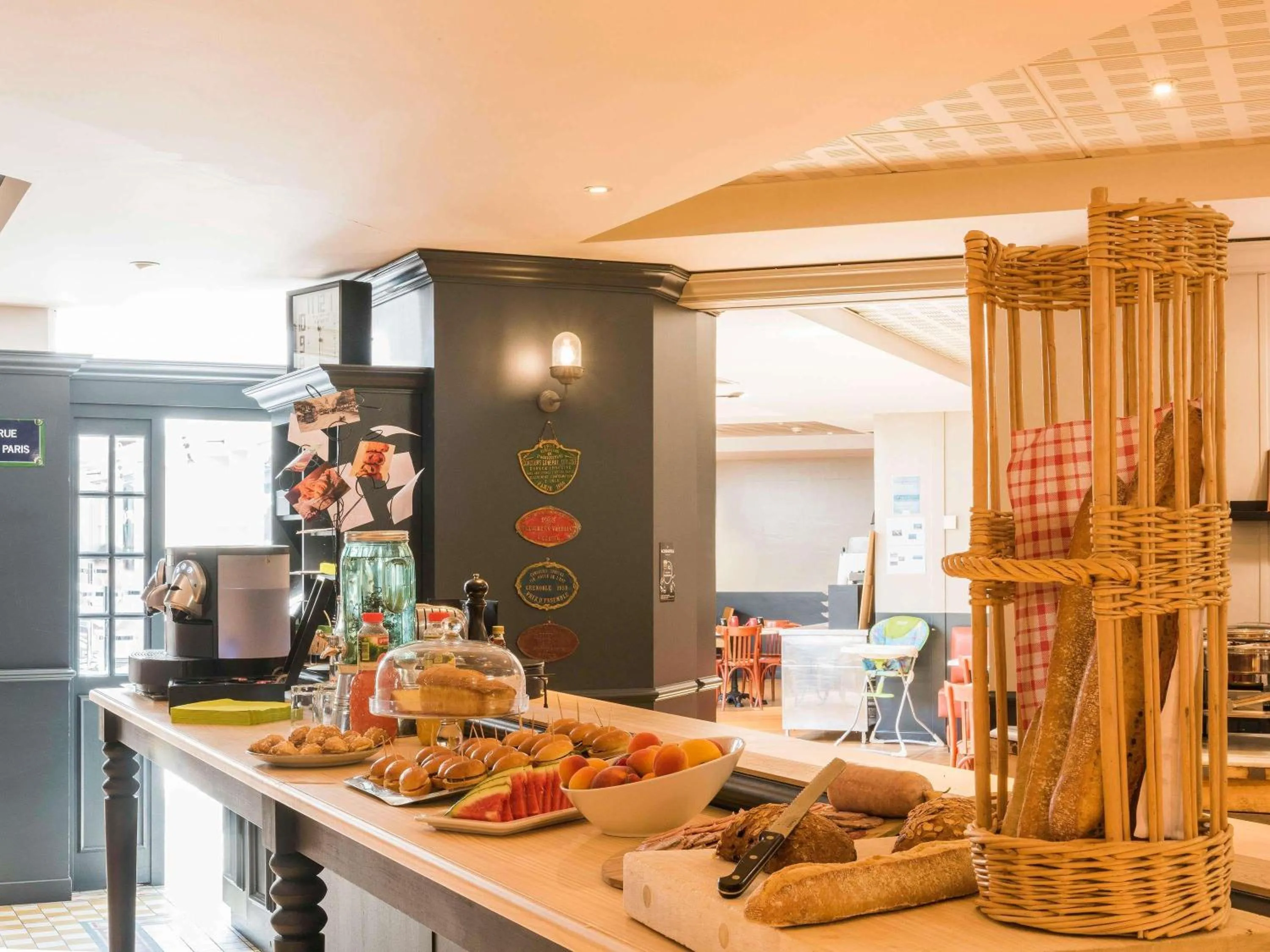 Breakfast in Mercure Paris Roissy CDG