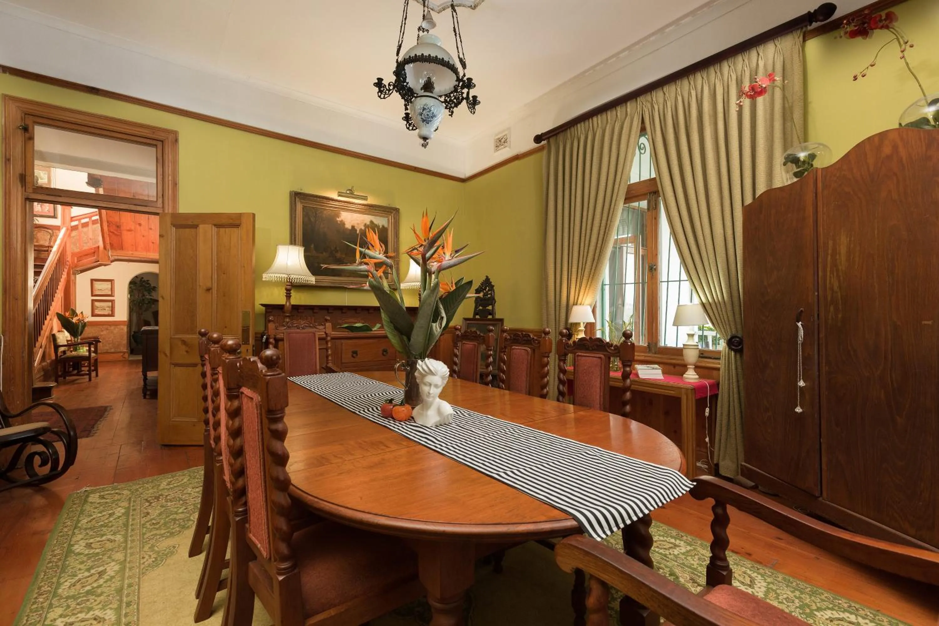Dining area in Royston Hall Historical Guesthouse