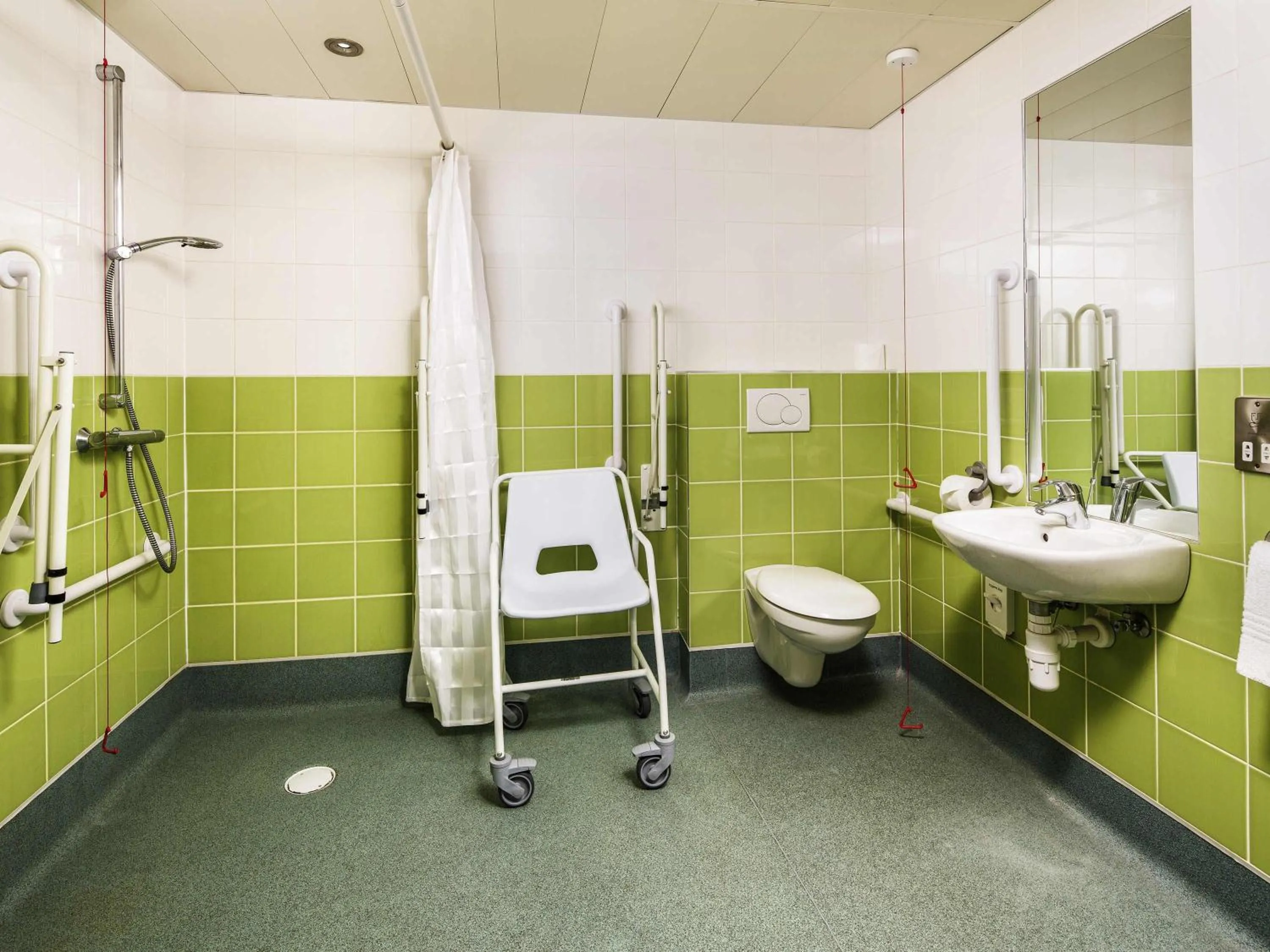 Bedroom in ibis budget Southampton Centre