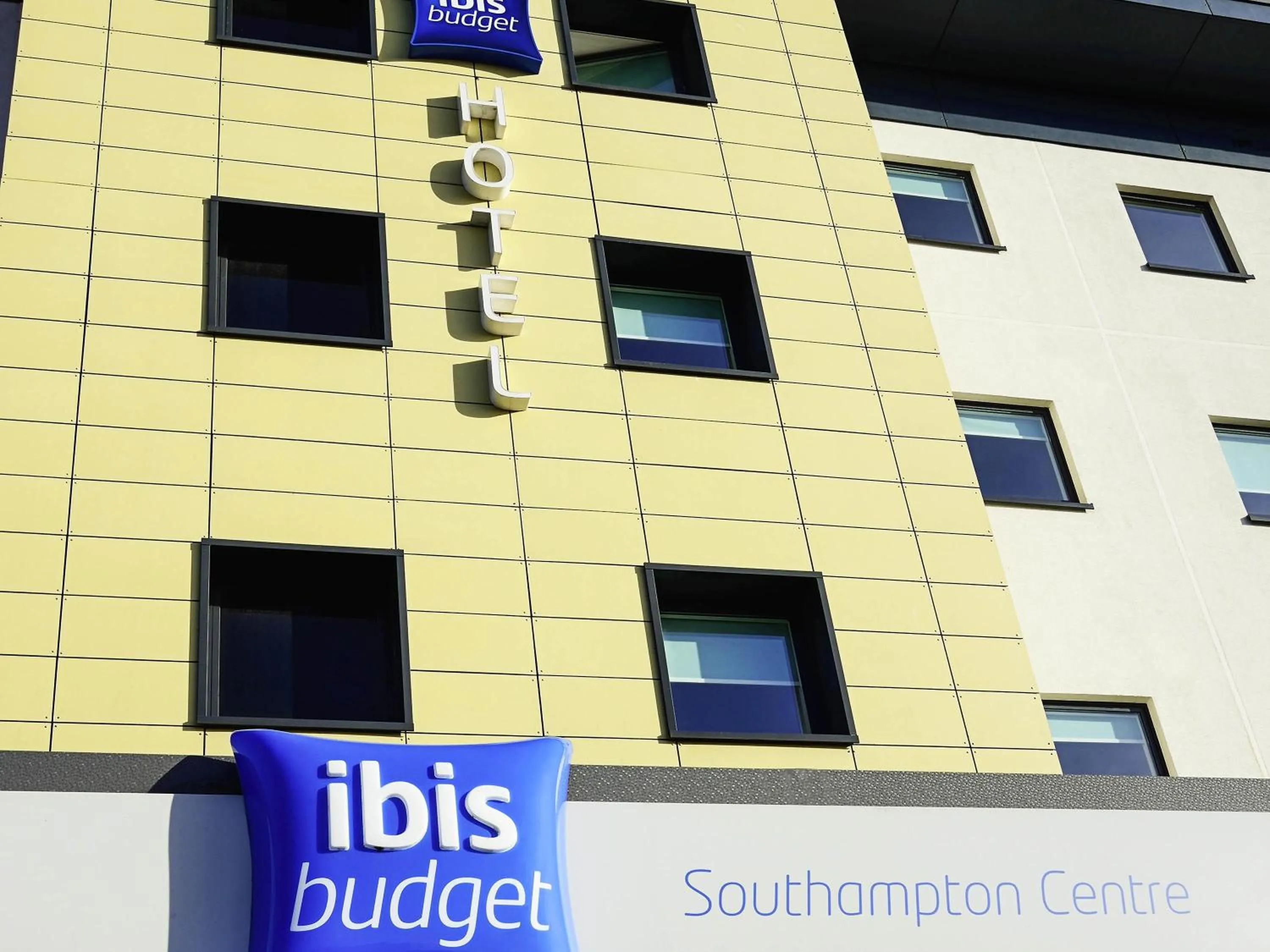 Property building in ibis budget Southampton Centre