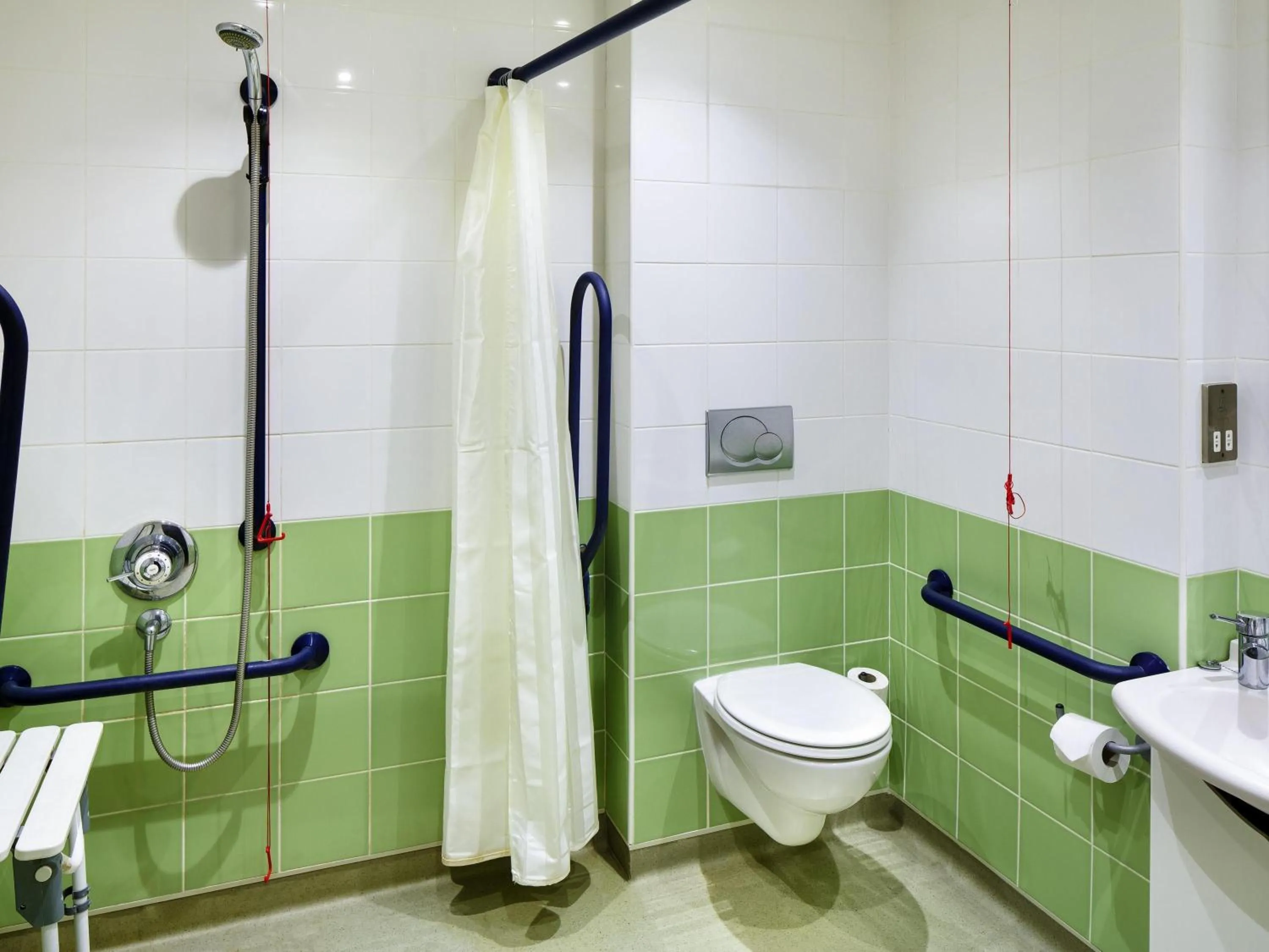 Bedroom in ibis budget Southampton Centre