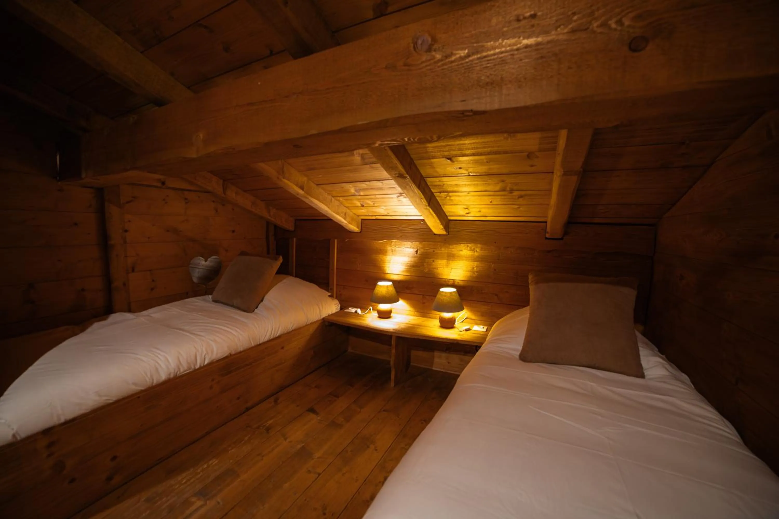 Bedroom, Bed in Les Greniers du Mont Blanc