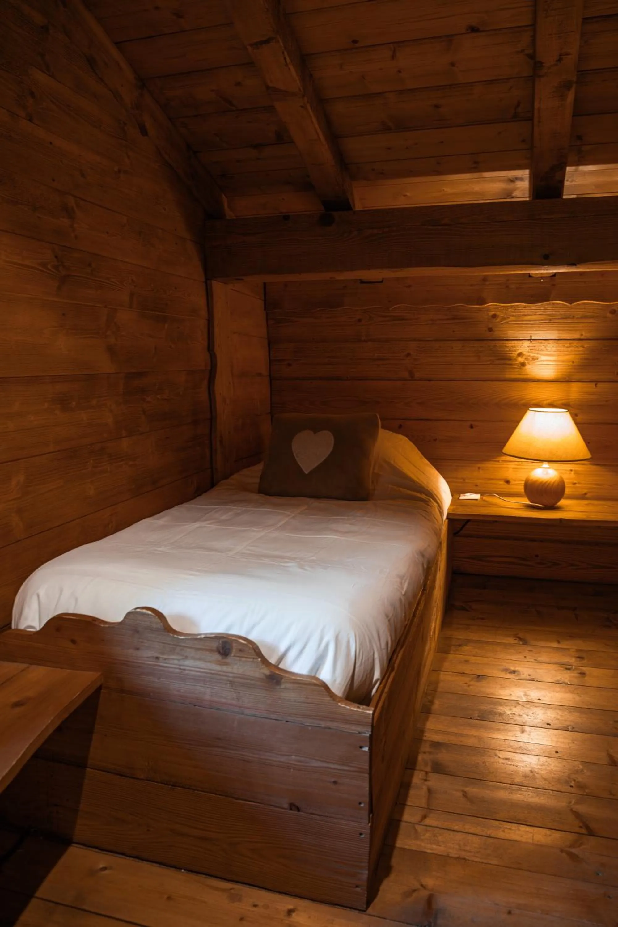 Bedroom, Bed in Les Greniers du Mont Blanc