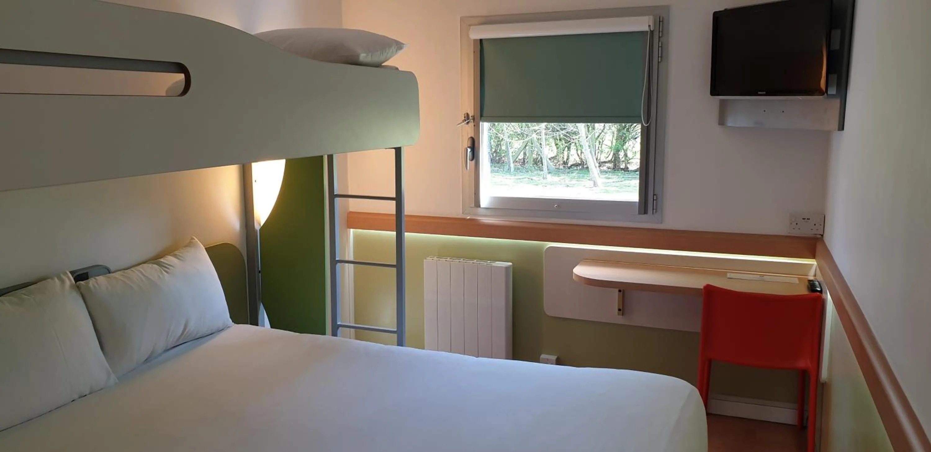 Bed in ibis budget Derby