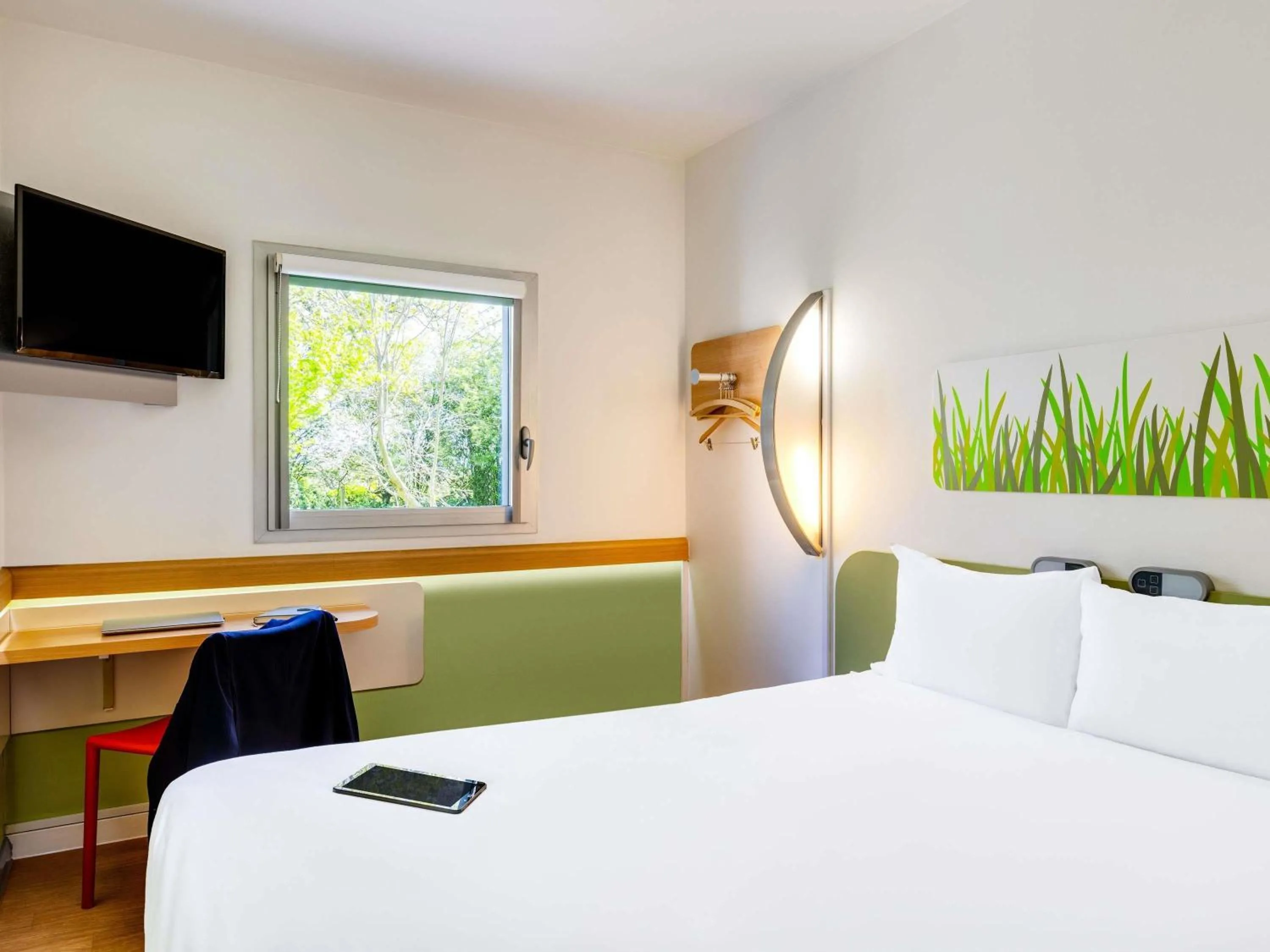 Bedroom, Bed in ibis budget Derby