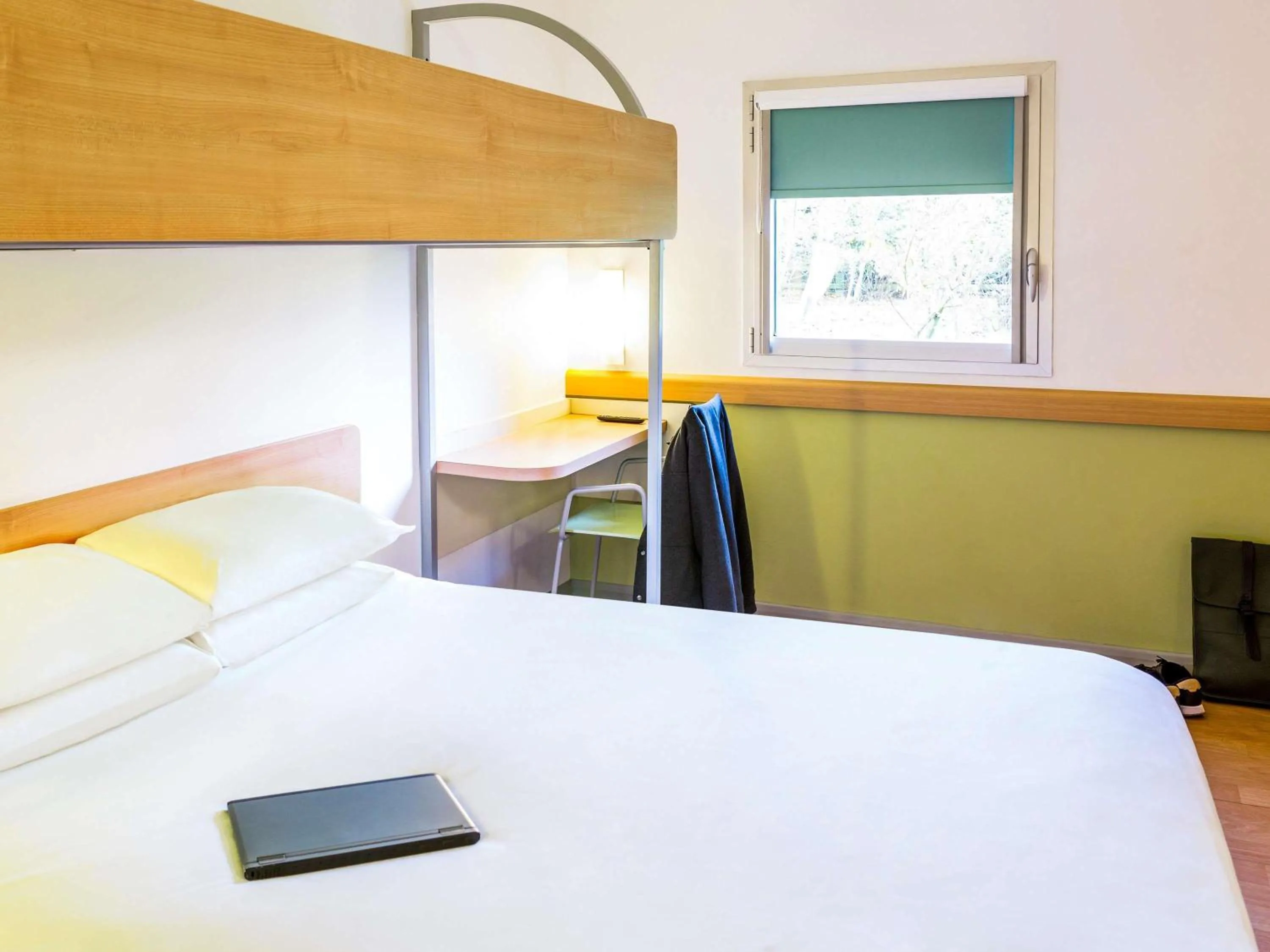 Property building, Bed in ibis budget Derby