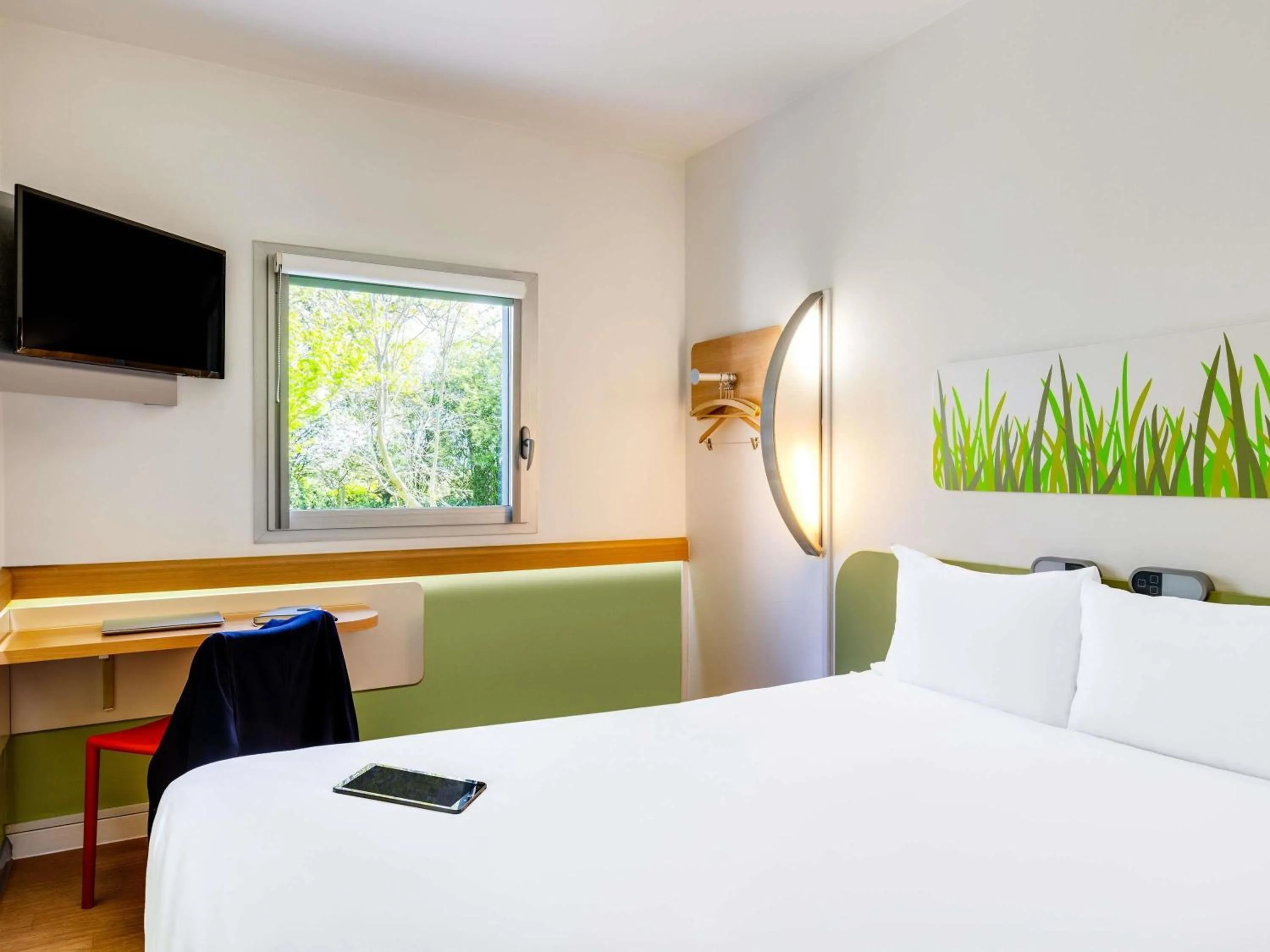 Bedroom, Bed in ibis budget Derby