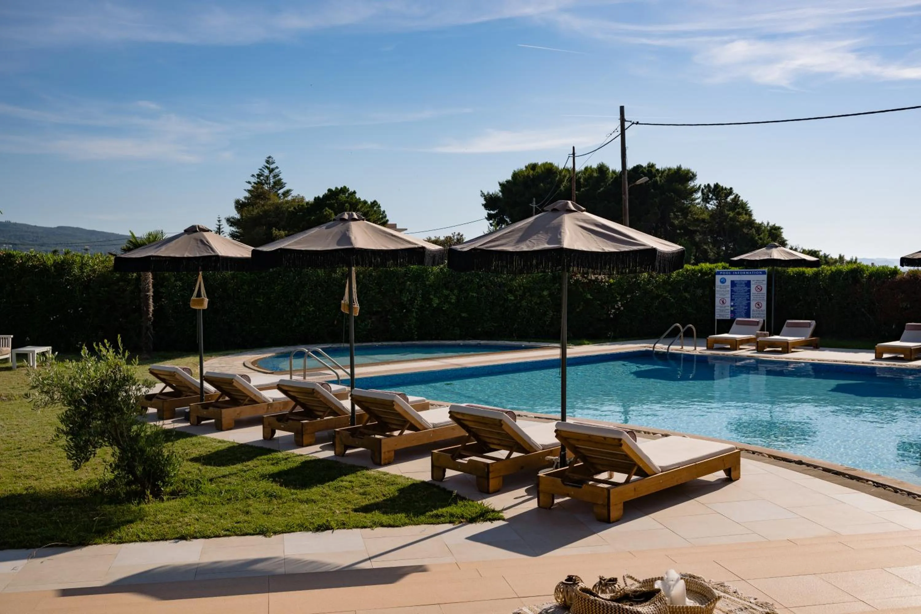 Swimming pool in Restia