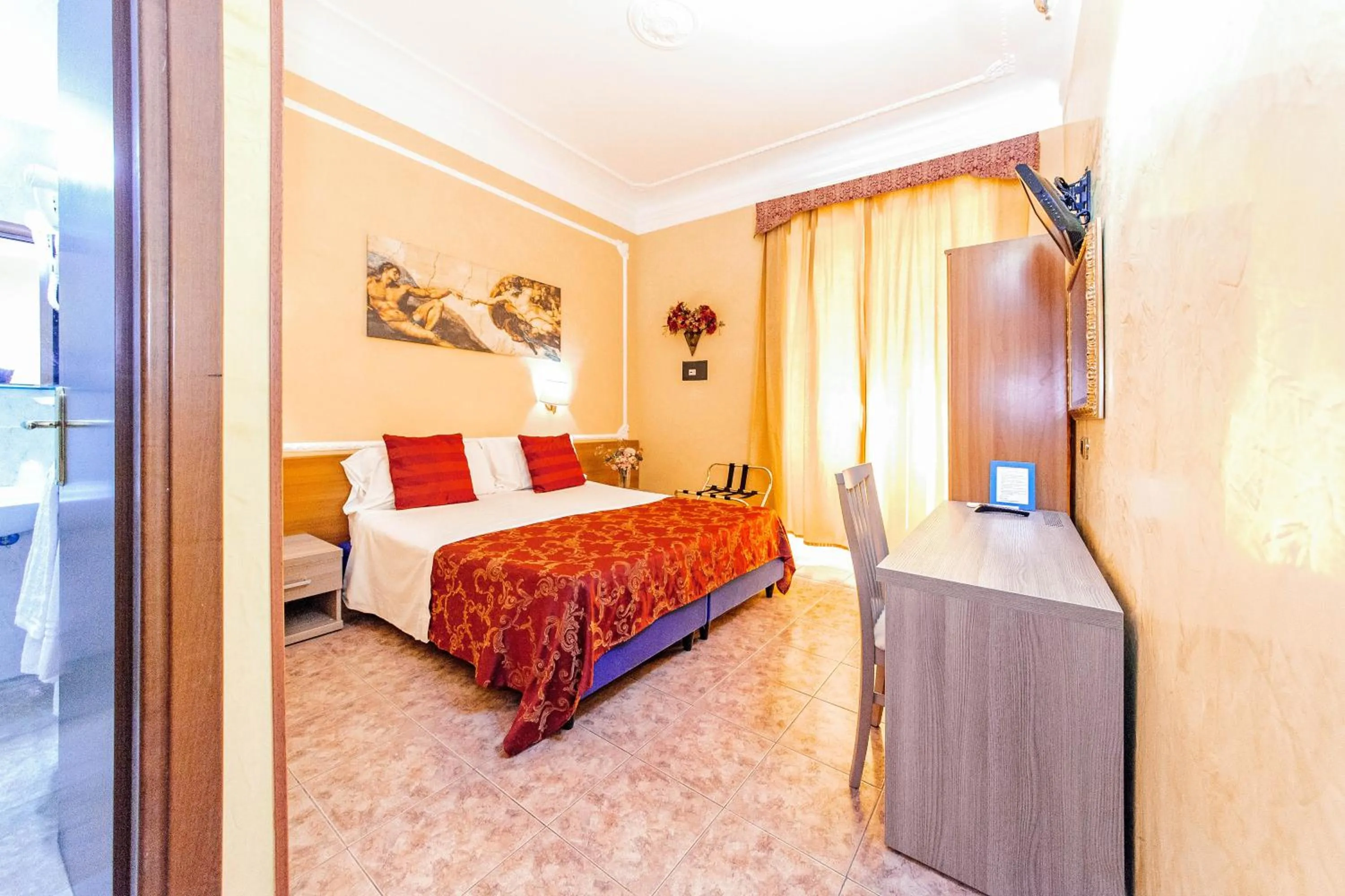Photo of the whole room, Bed in Downtown Accommodation