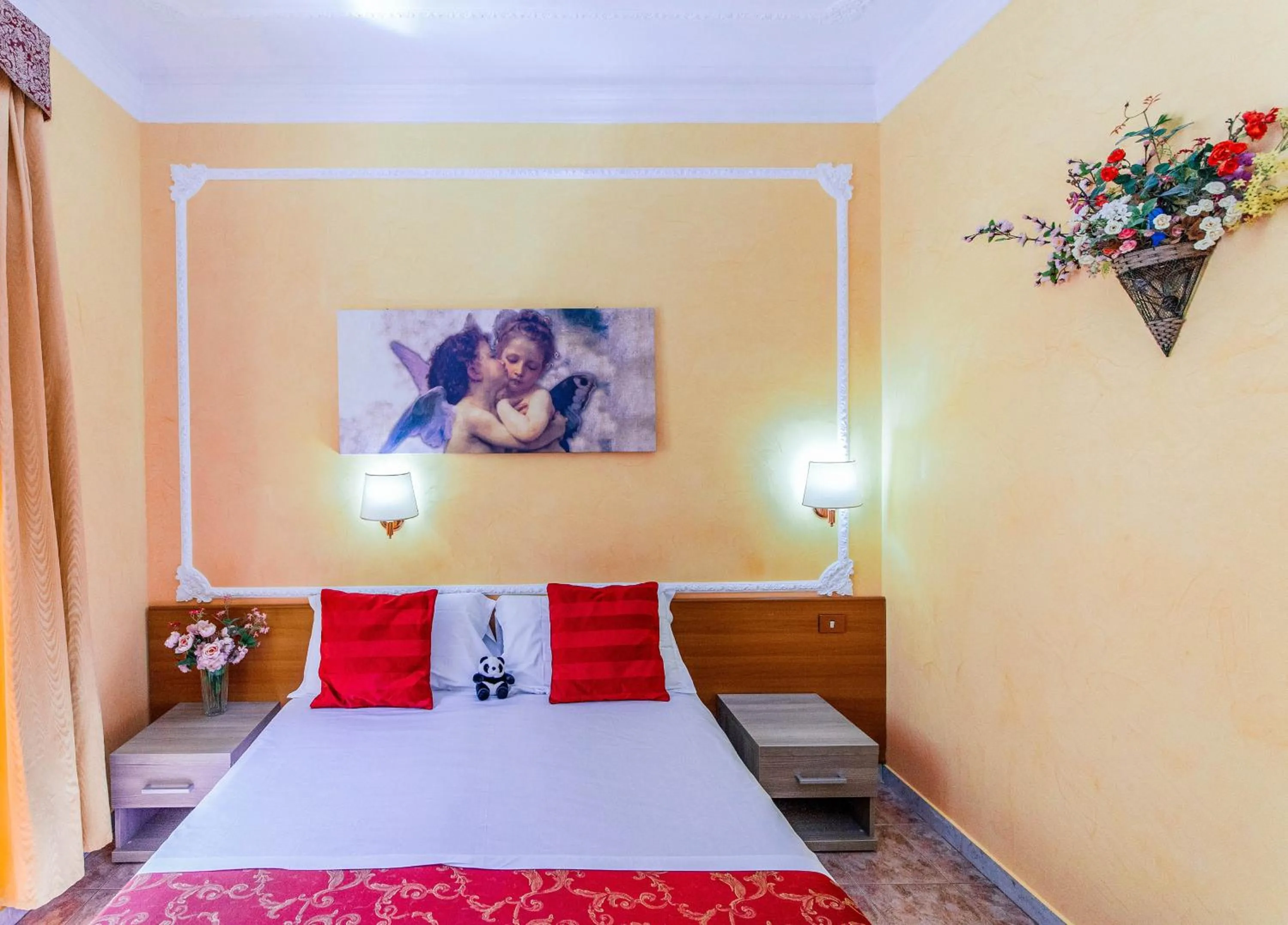 Photo of the whole room, Bed in Downtown Accommodation